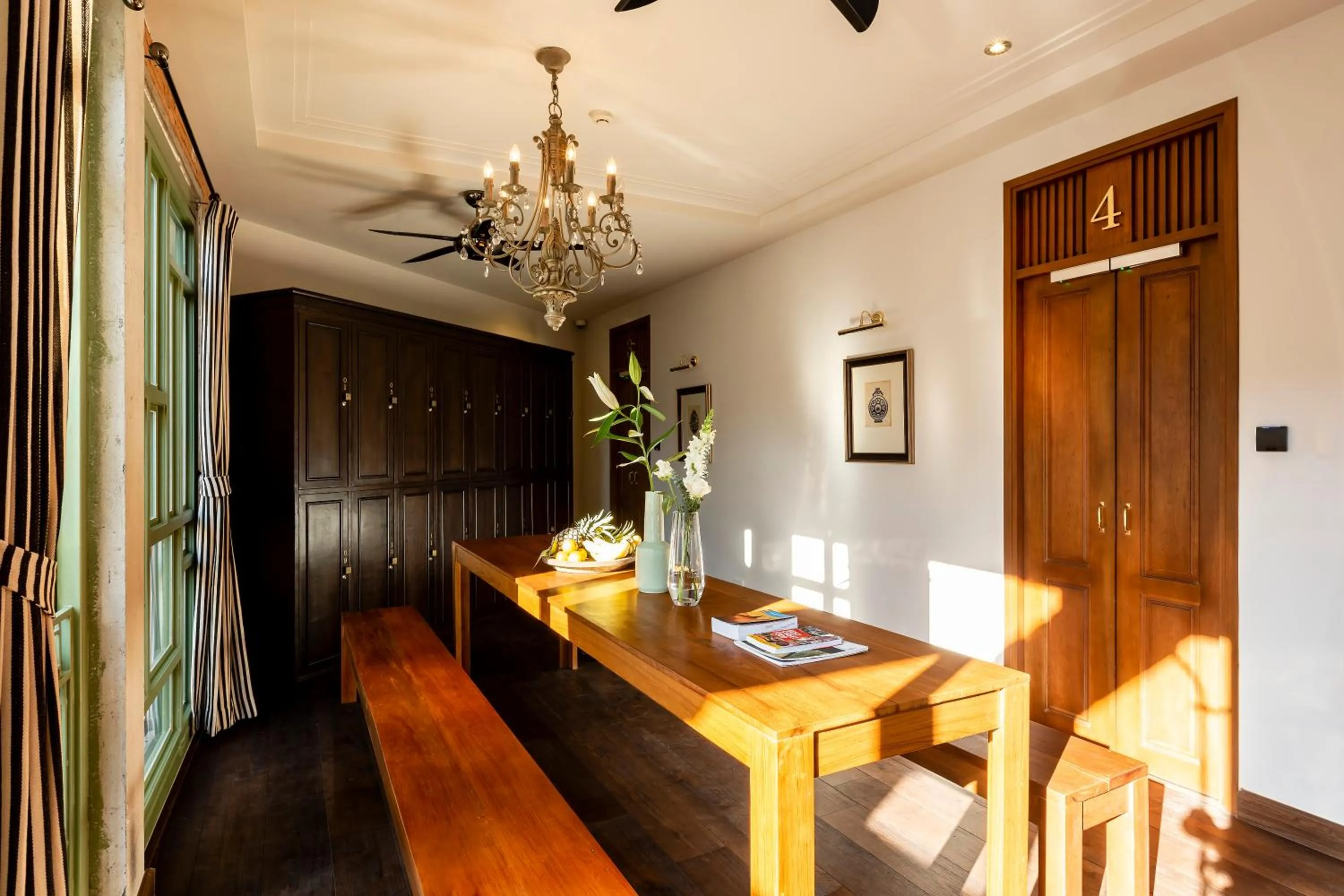 Living room in Khunluang Hostel