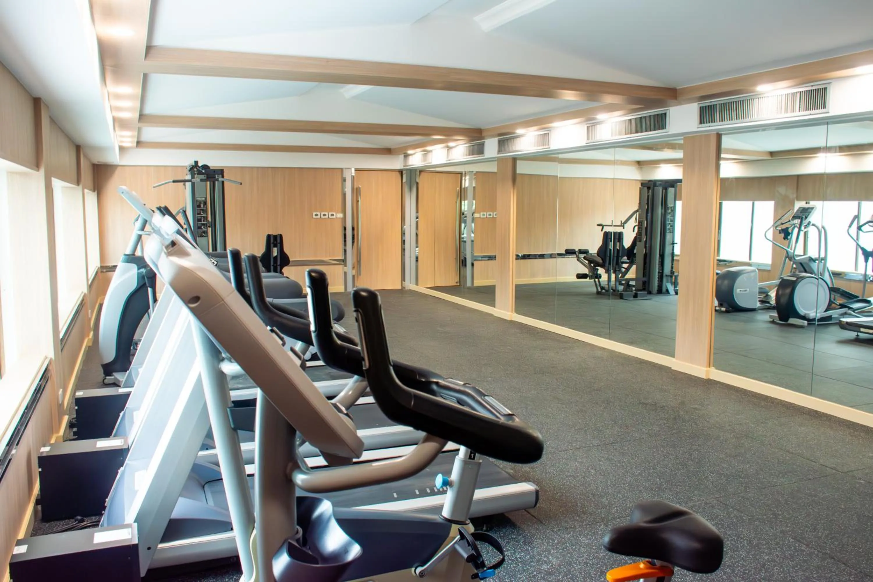 Fitness centre/facilities in Phuket Merlin Hotel