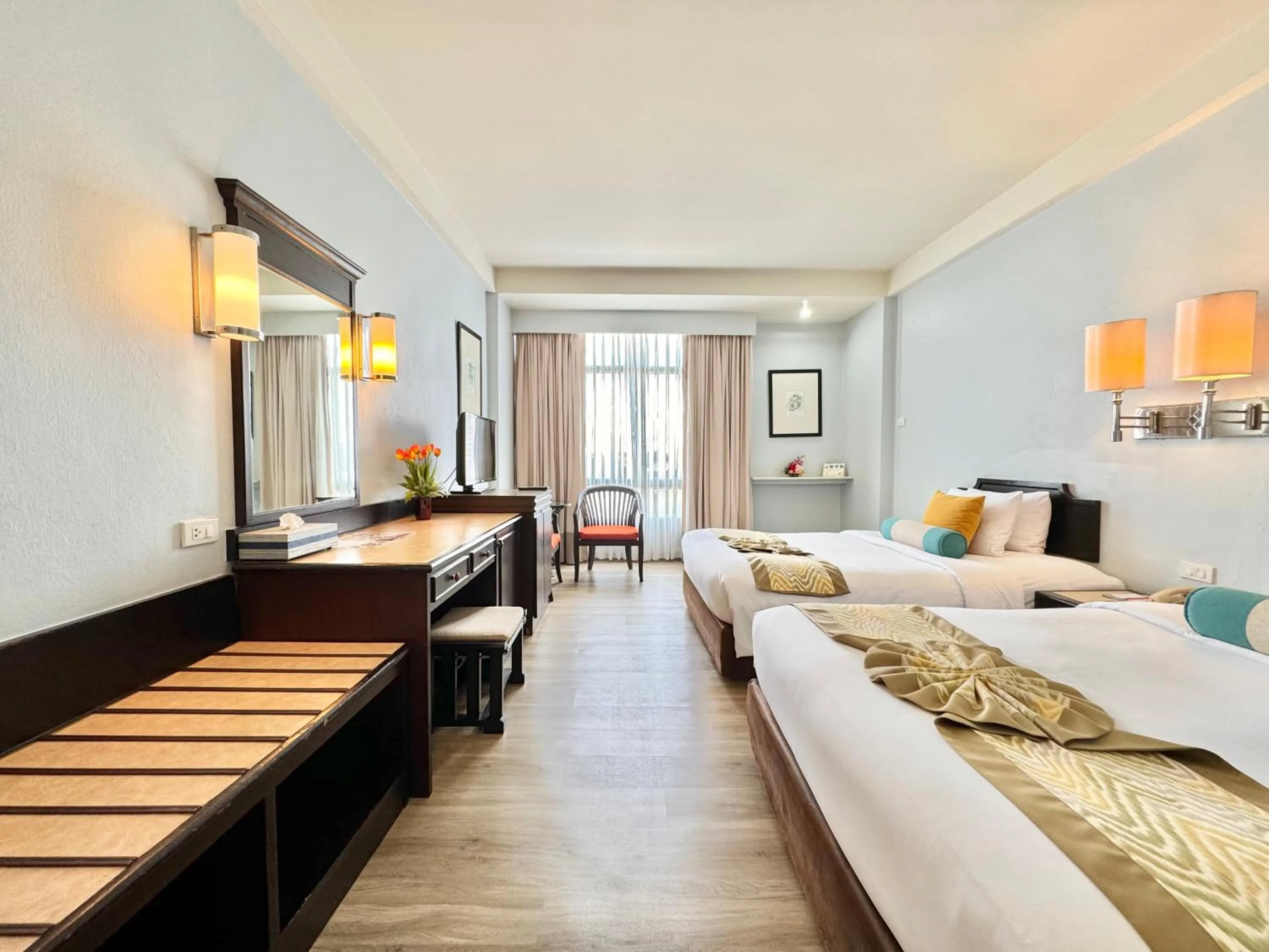 Bedroom, Bed in Phuket Merlin Hotel