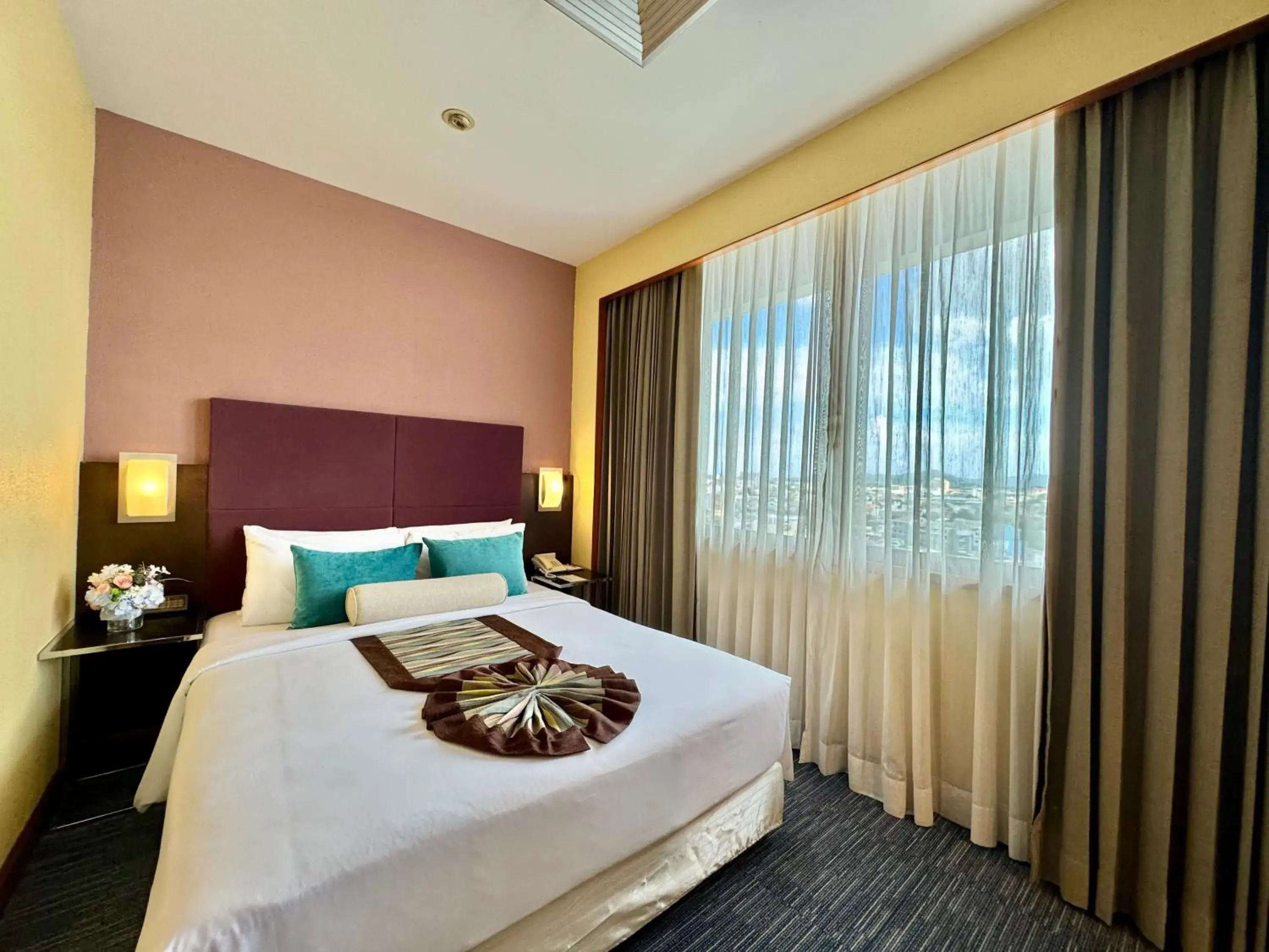 Junior Suite in Phuket Merlin Hotel Junior Suite in Phuket Merlin Hotel