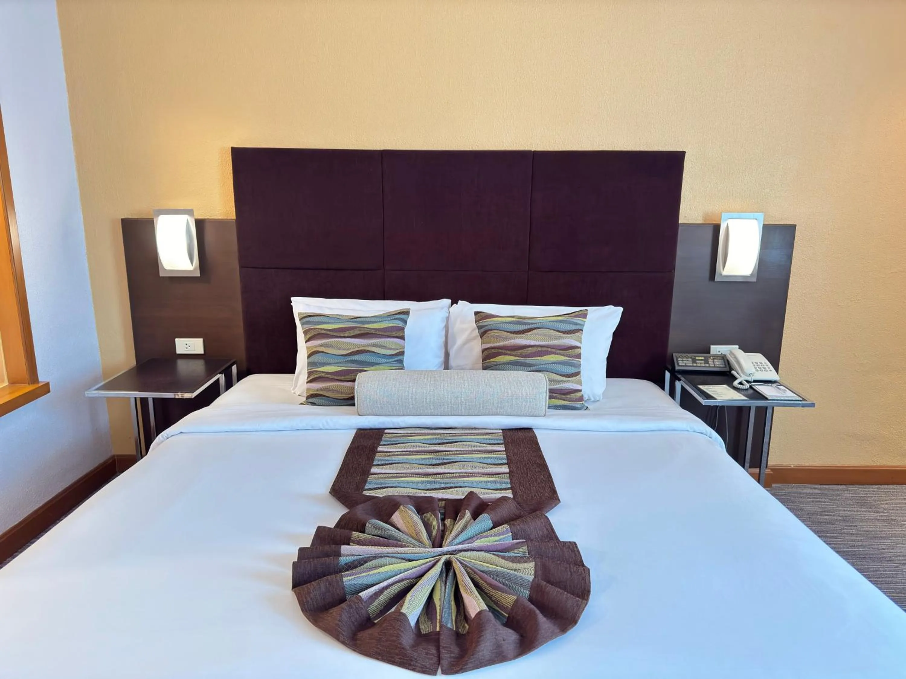 Bedroom, Bed in Phuket Merlin Hotel