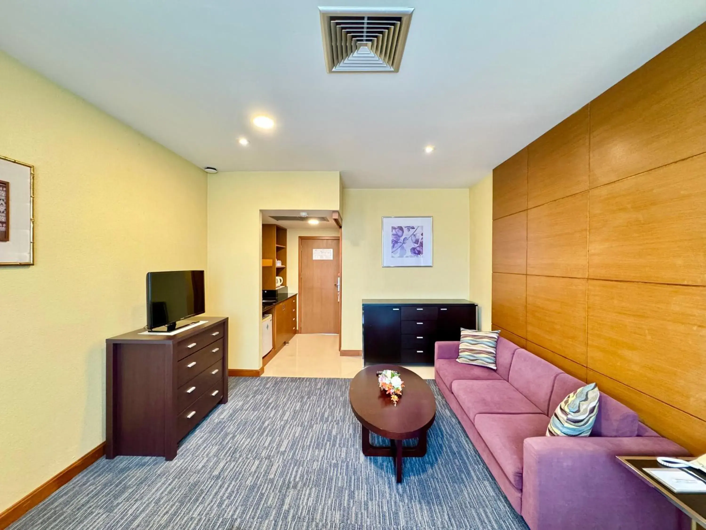 Executive Suite in Phuket Merlin Hotel Executive Suite in Phuket Merlin Hotel