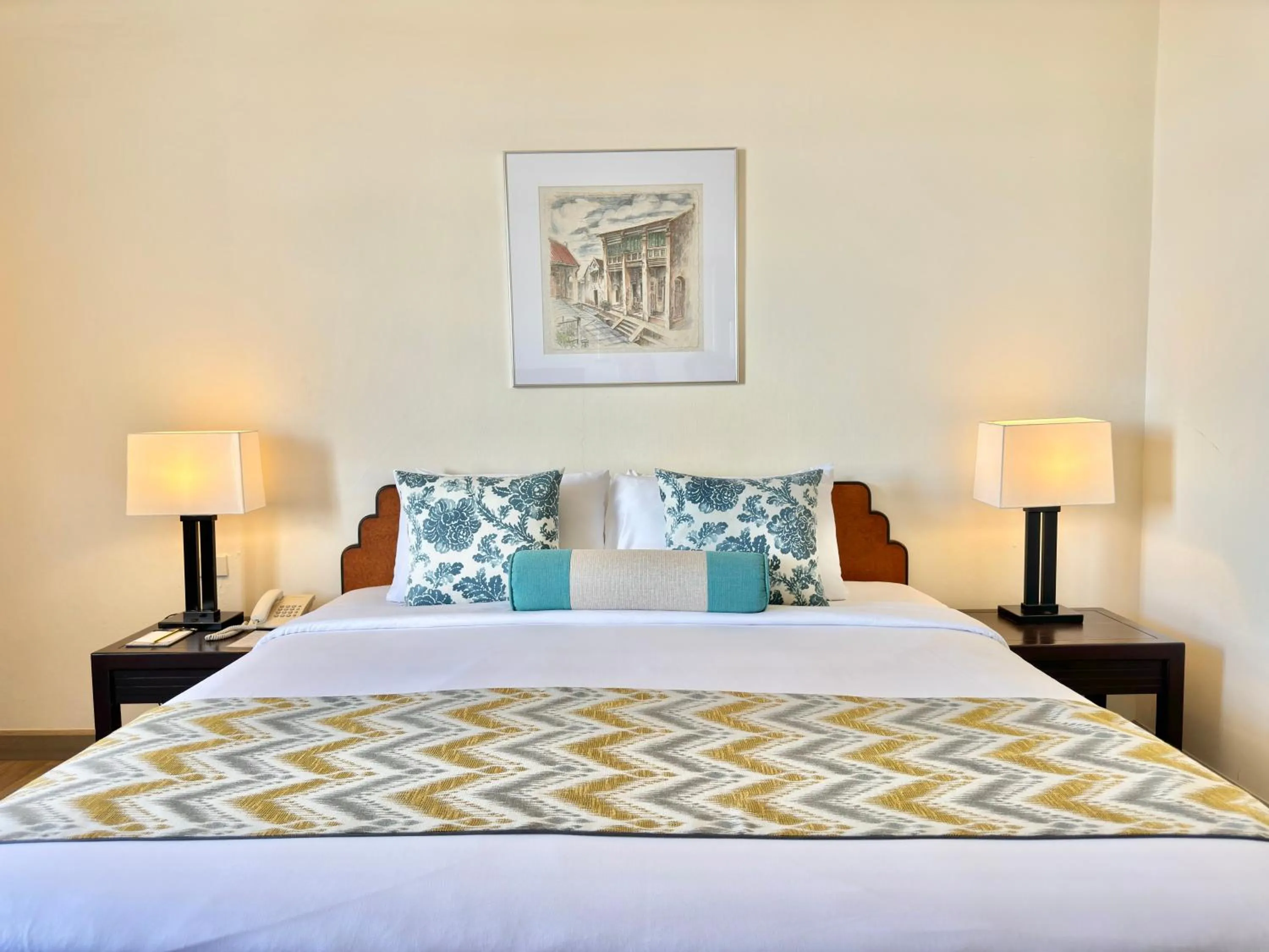 Bedroom, Bed in Phuket Merlin Hotel