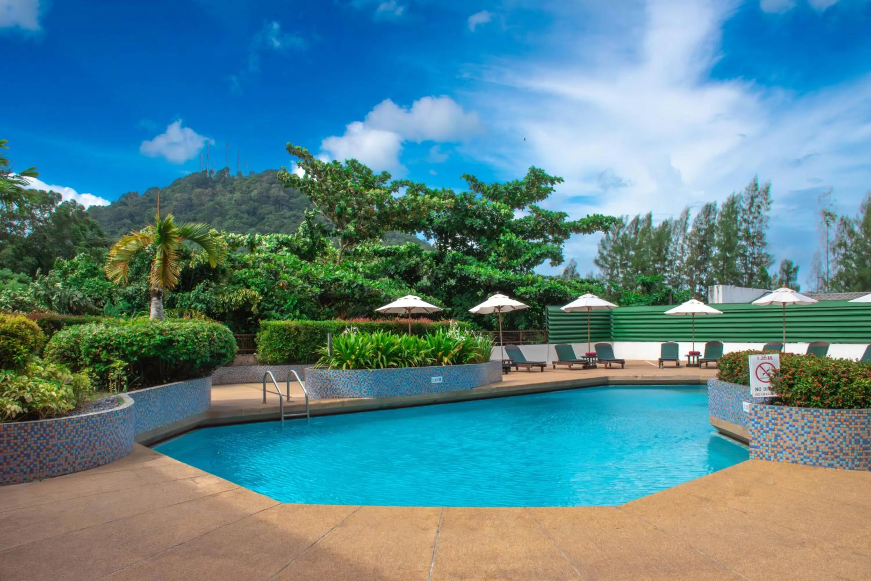 Swimming pool in Phuket Merlin Hotel