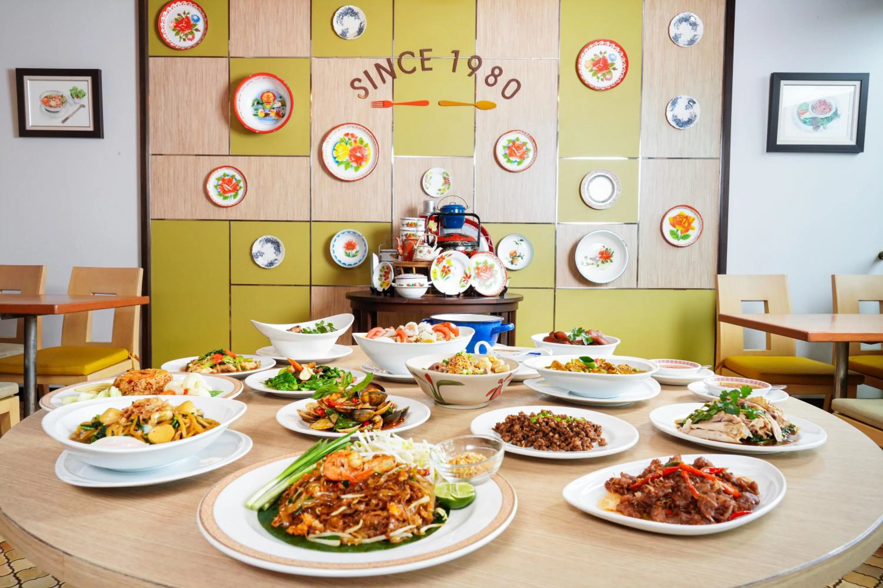 Restaurant/places to eat in Phuket Merlin Hotel