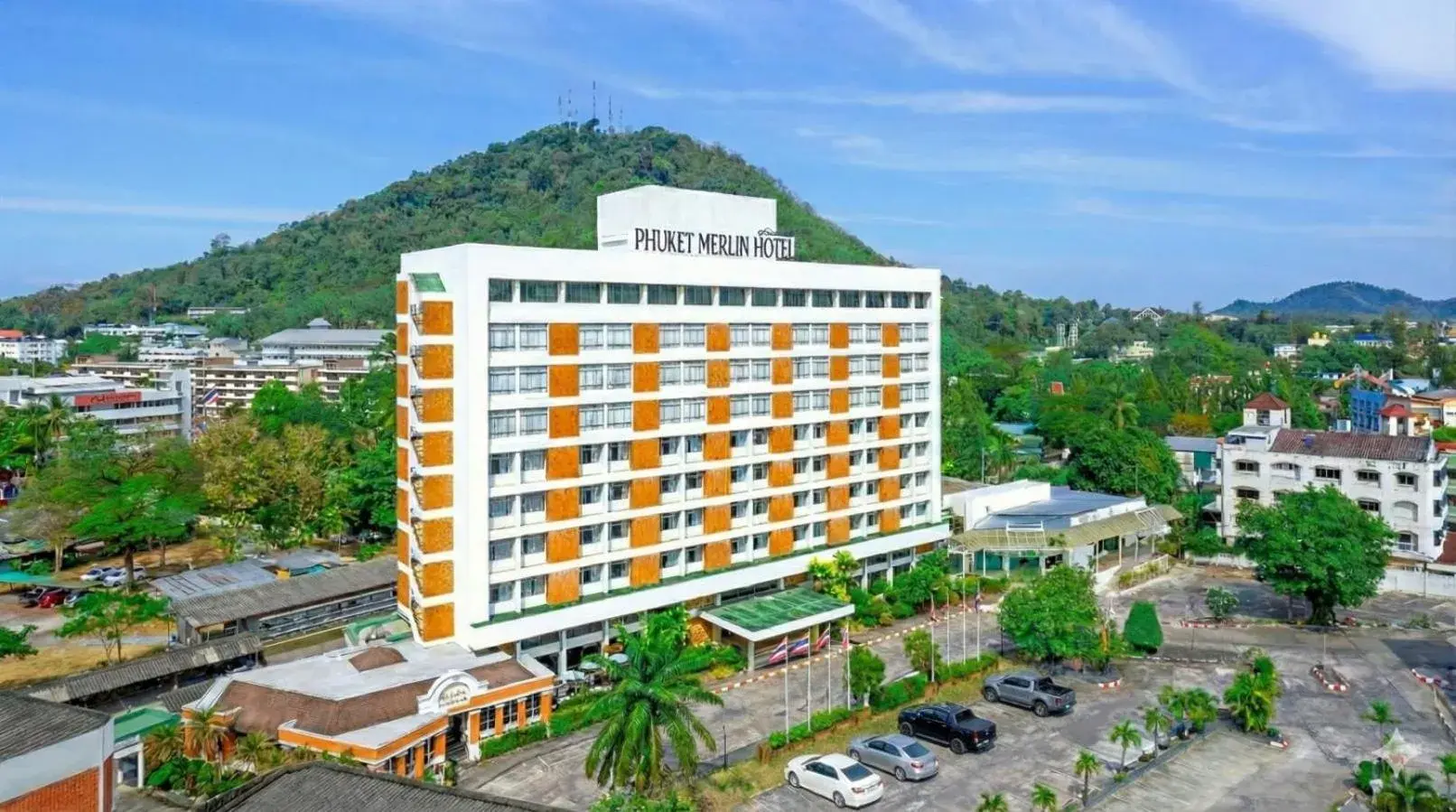 Property building in Phuket Merlin Hotel Property building in Phuket Merlin Hotel
