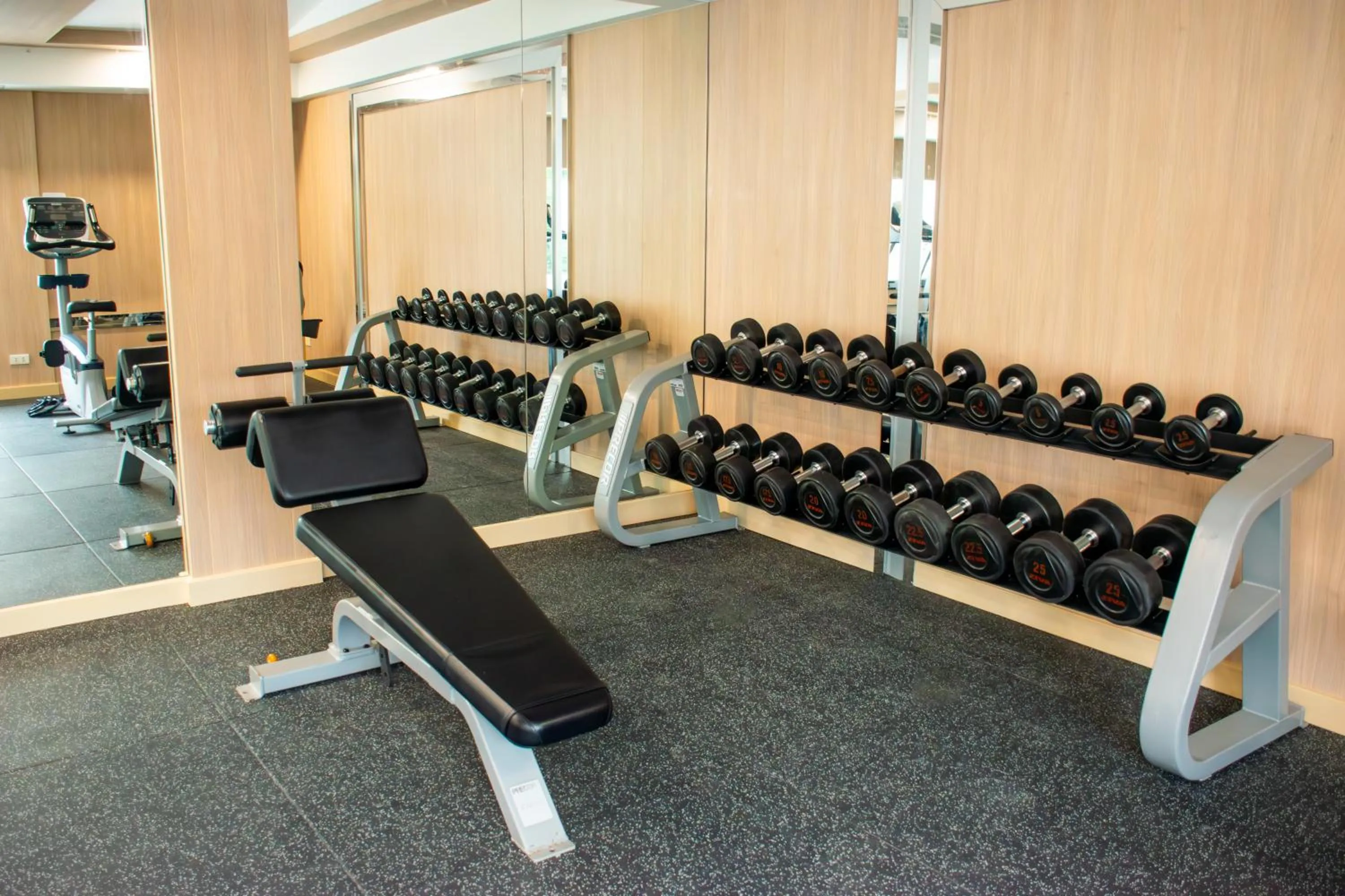Fitness centre/facilities in Phuket Merlin Hotel