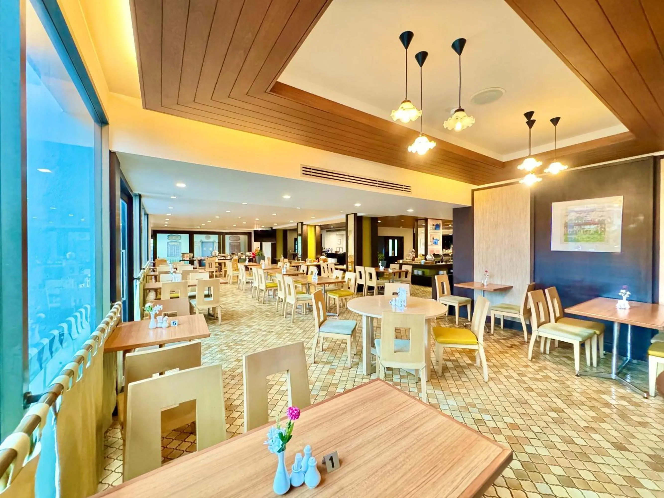 Restaurant/places to eat in Phuket Merlin Hotel