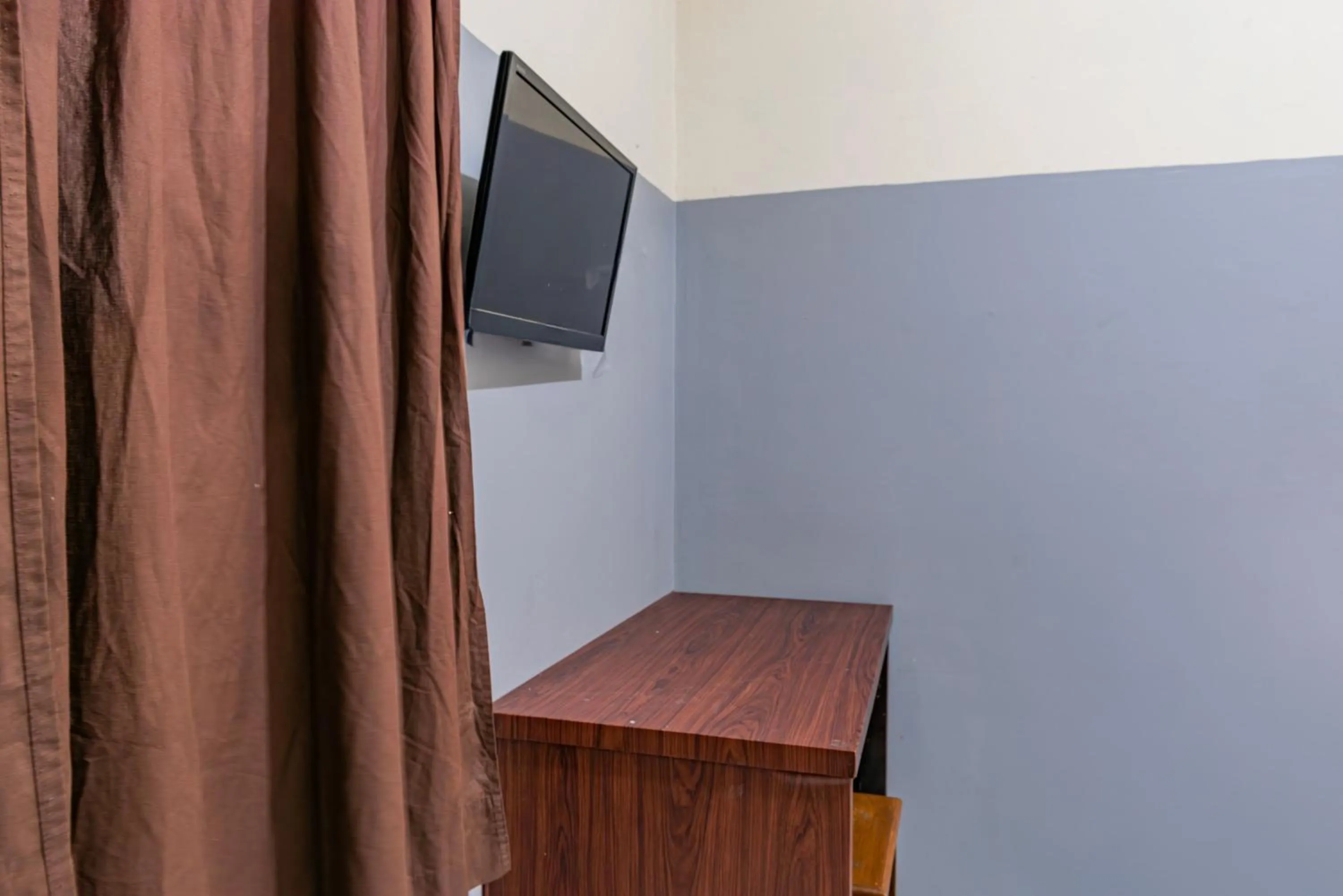 Bedroom in Hotel O Ilir Barar I Near Rumah Sakit Islam Siti Khadijah Formerly Maleo Hotel