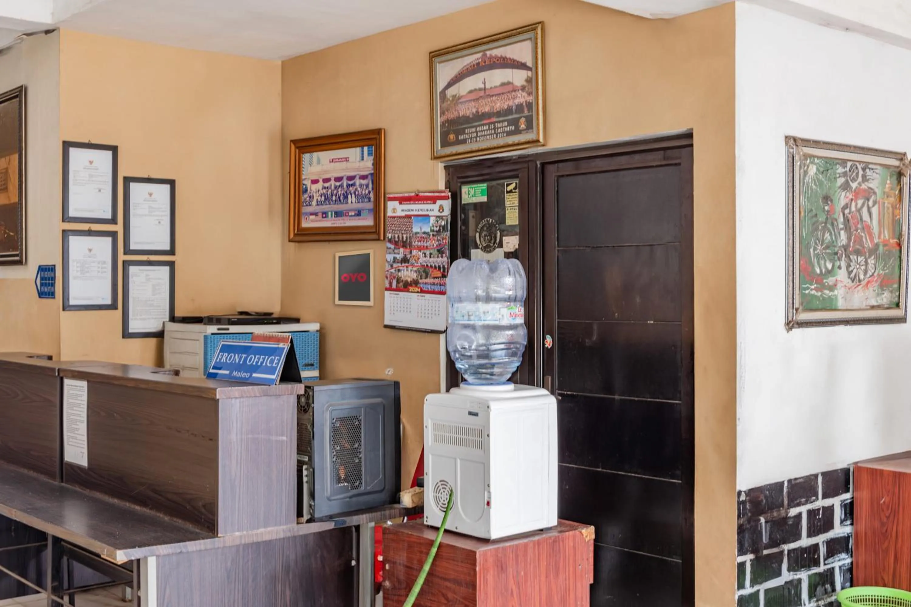 Lobby or reception in Hotel O Ilir Barar I Near Rumah Sakit Islam Siti Khadijah Formerly Maleo Hotel