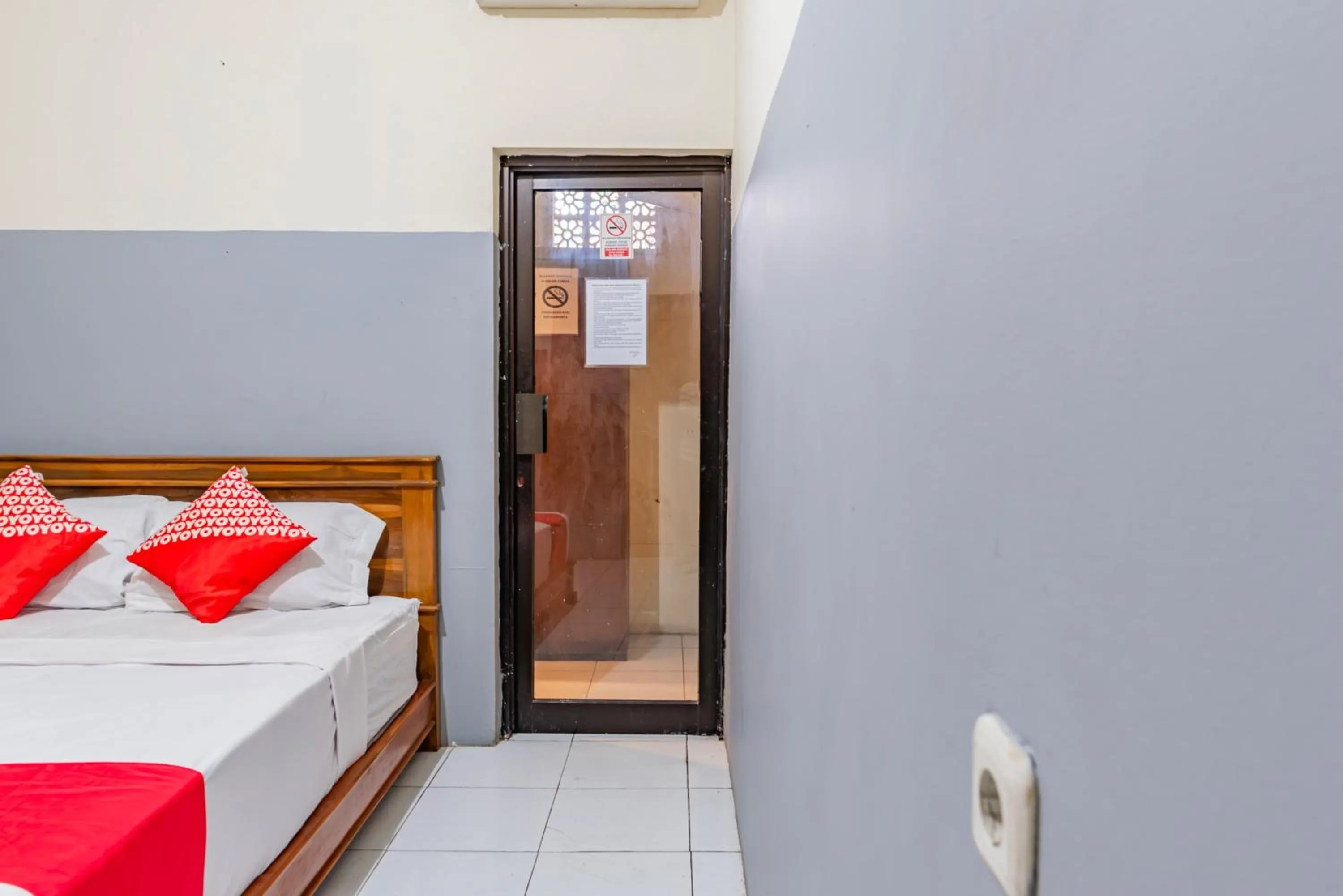 Bedroom, Bed in Hotel O Ilir Barar I Near Rumah Sakit Islam Siti Khadijah Formerly Maleo Hotel