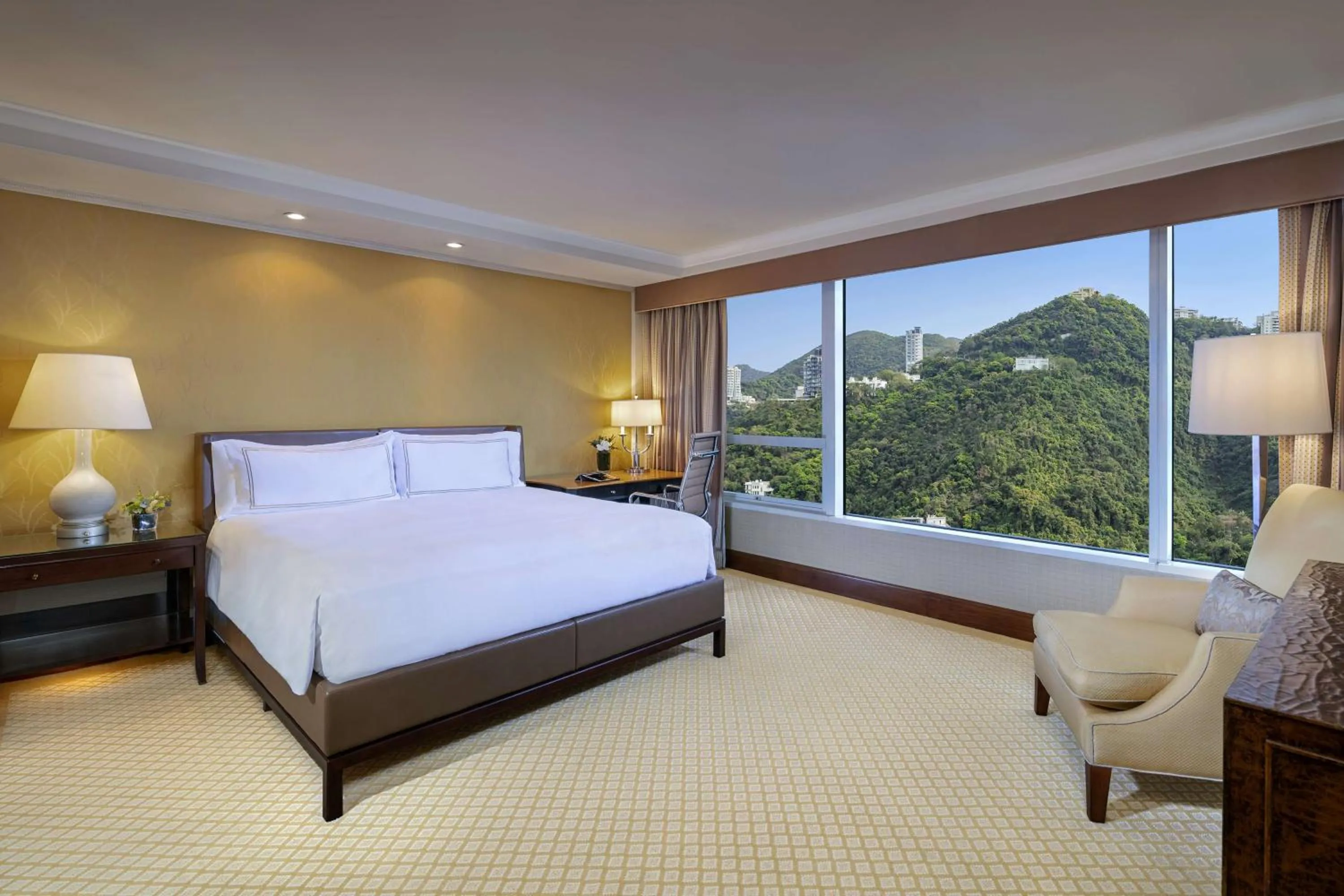 View (from property/room), Bed in Conrad Hong Kong