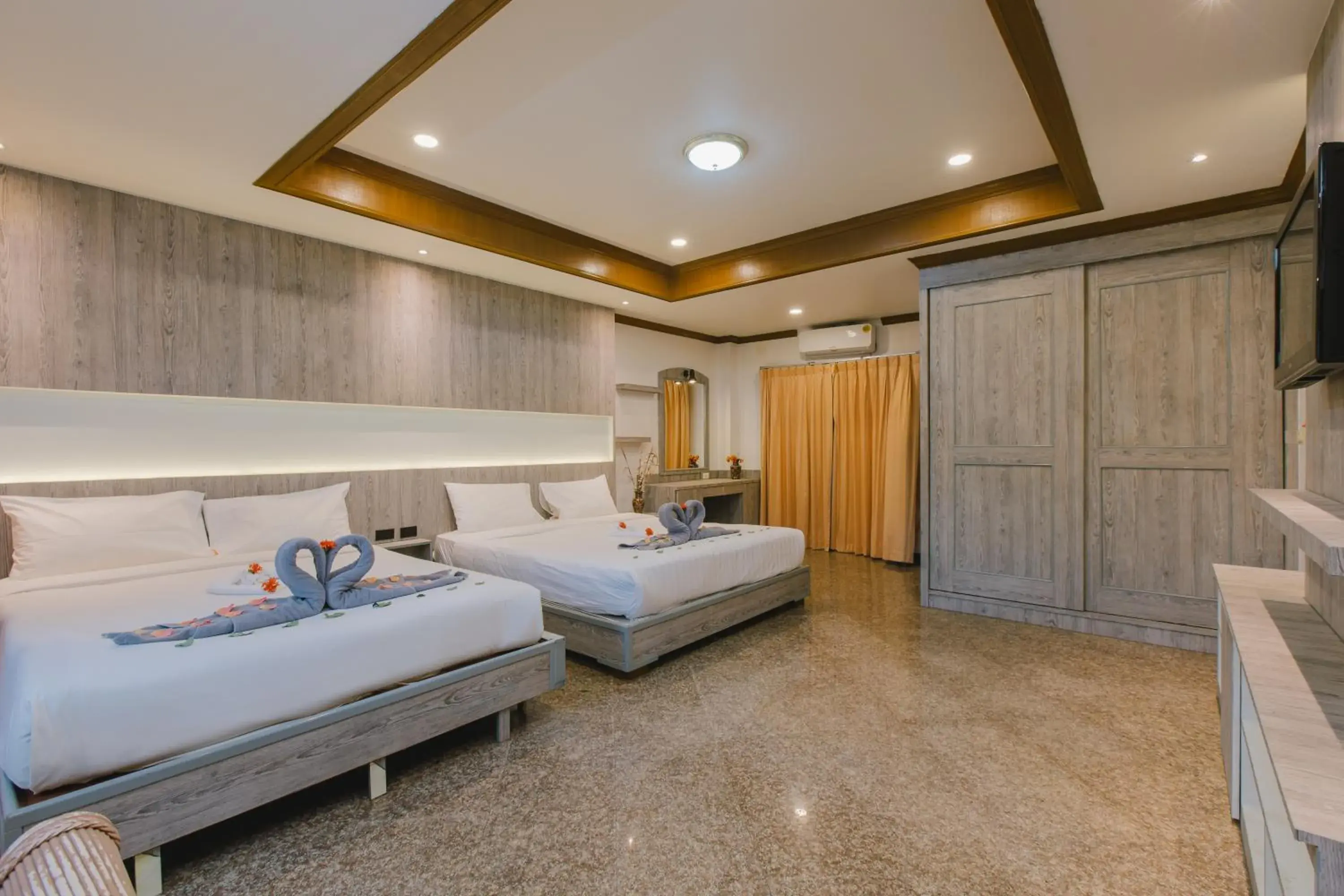 Photo of the whole room, Bed in Royal Prince Residence, Patong Beach Photo of the whole room, Bed in Royal Prince Residence, Patong Beach