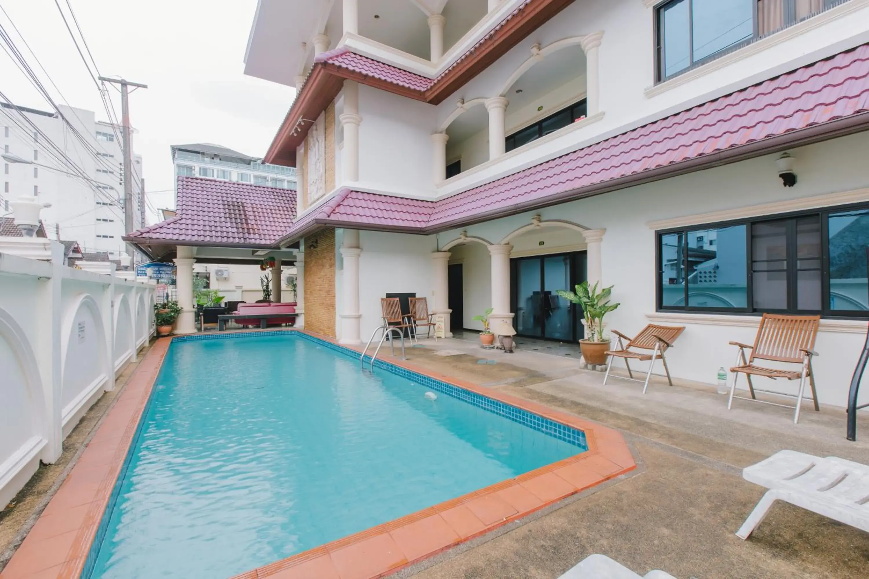Swimming pool in Royal Prince Residence, Patong Beach Swimming pool in Royal Prince Residence, Patong Beach