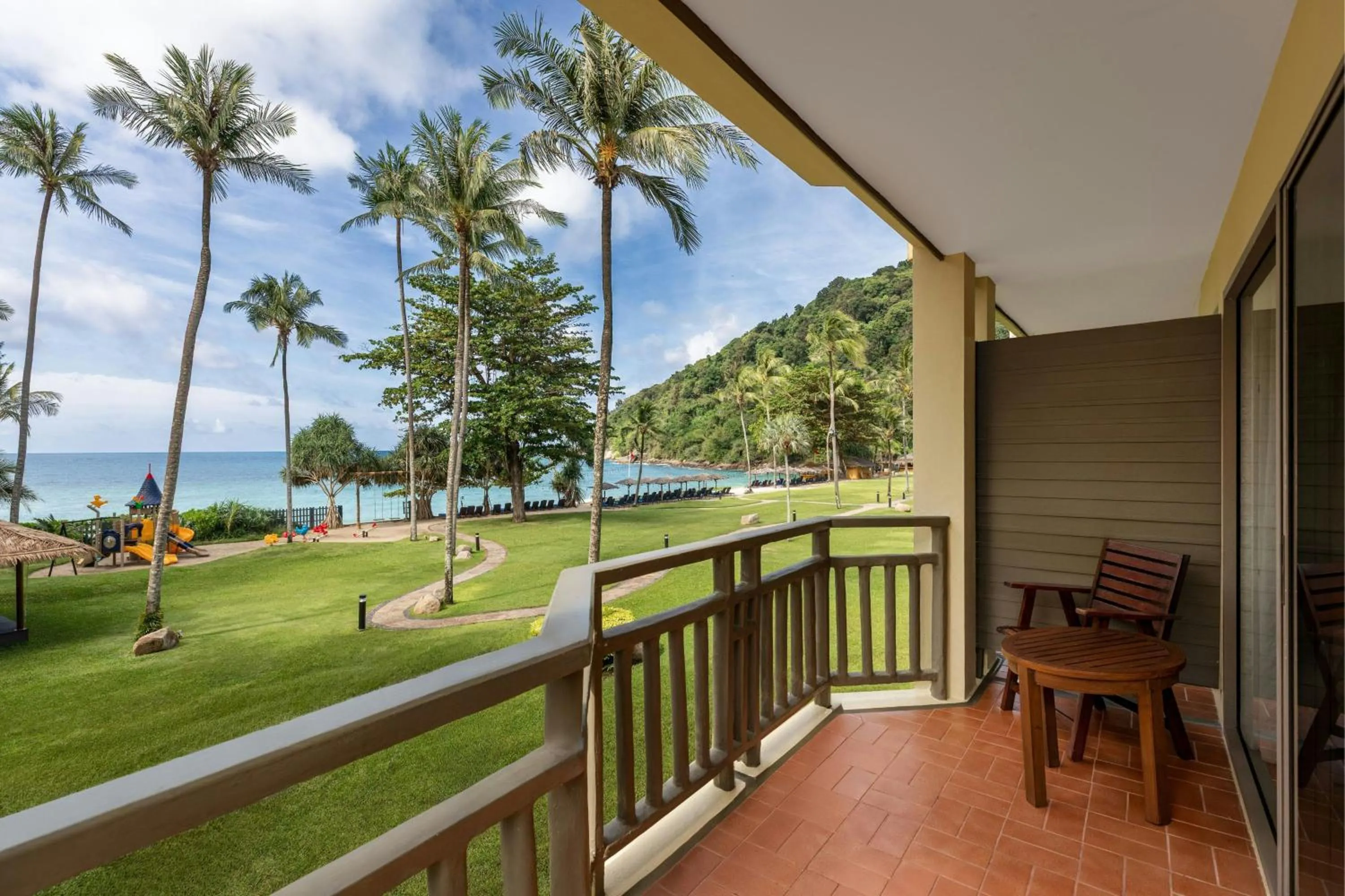 Photo of the whole room in Phuket Marriott Resort & Spa, Merlin Beach