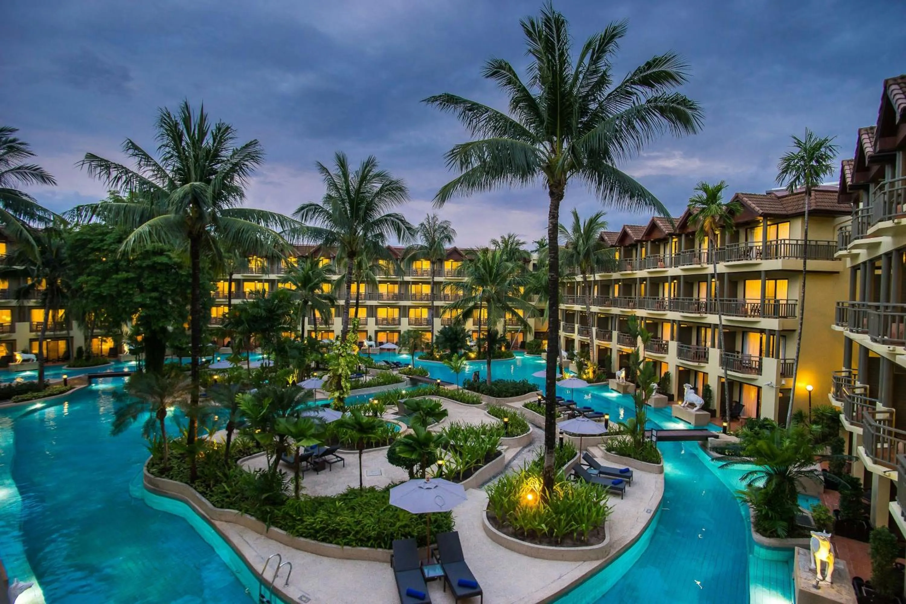 Swimming pool in Phuket Marriott Resort & Spa, Merlin Beach