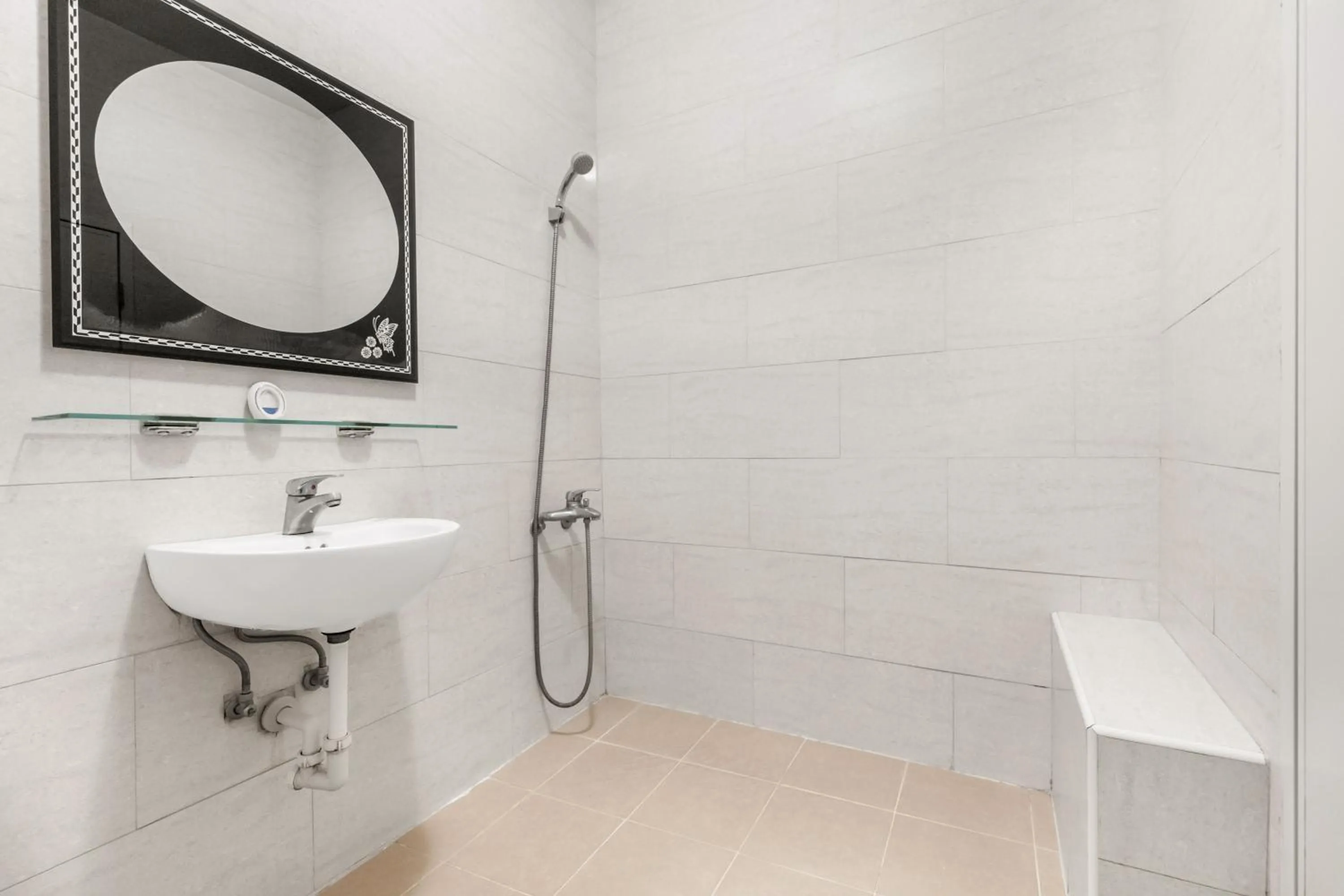 Shower in Rich House B&B