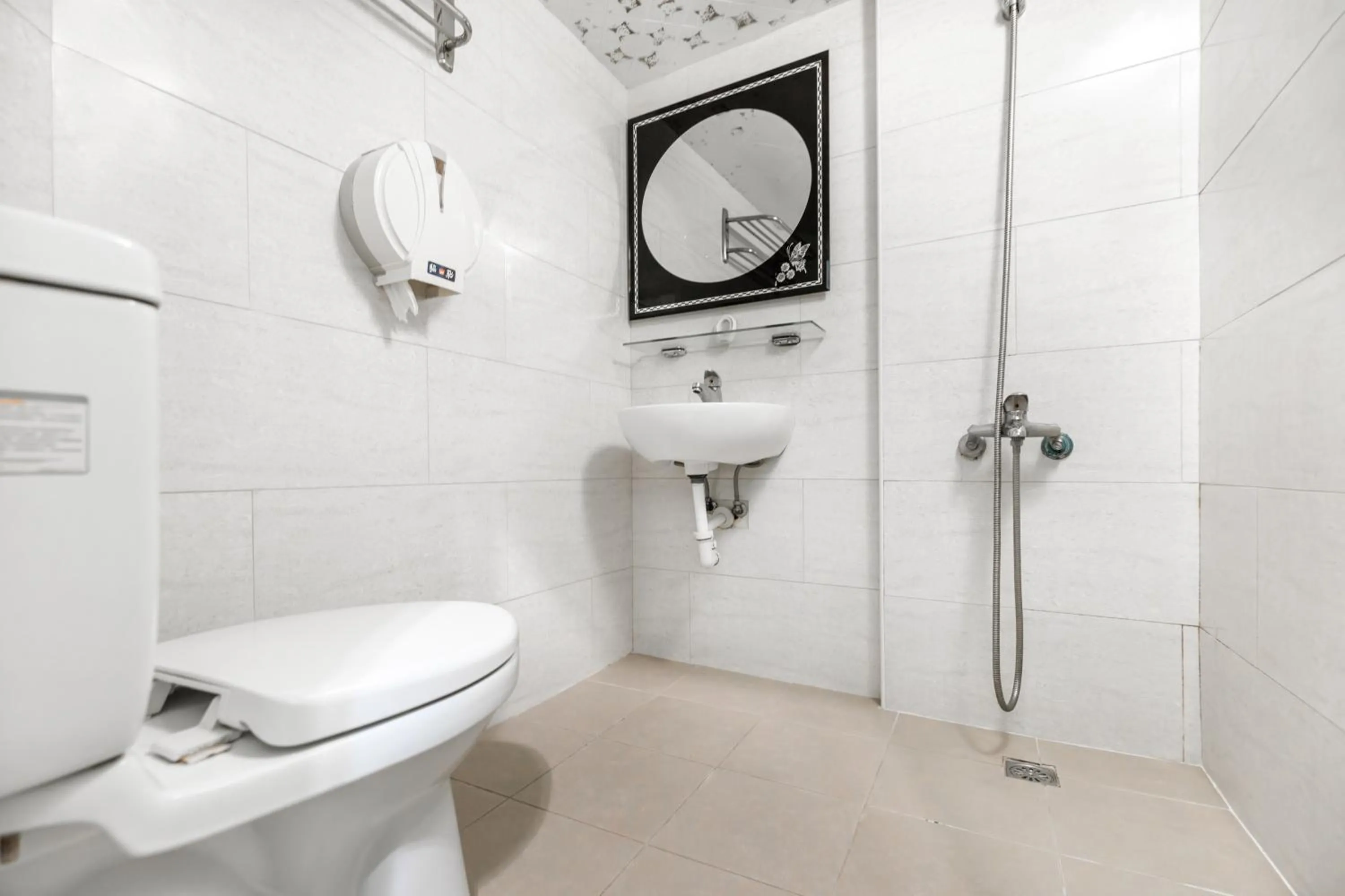 Shower in Rich House B&B