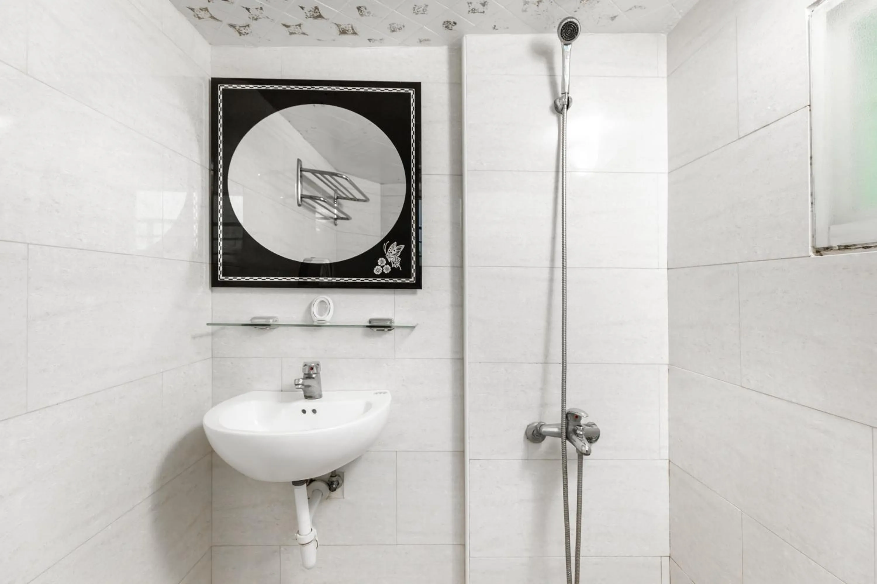 Shower in Rich House B&B