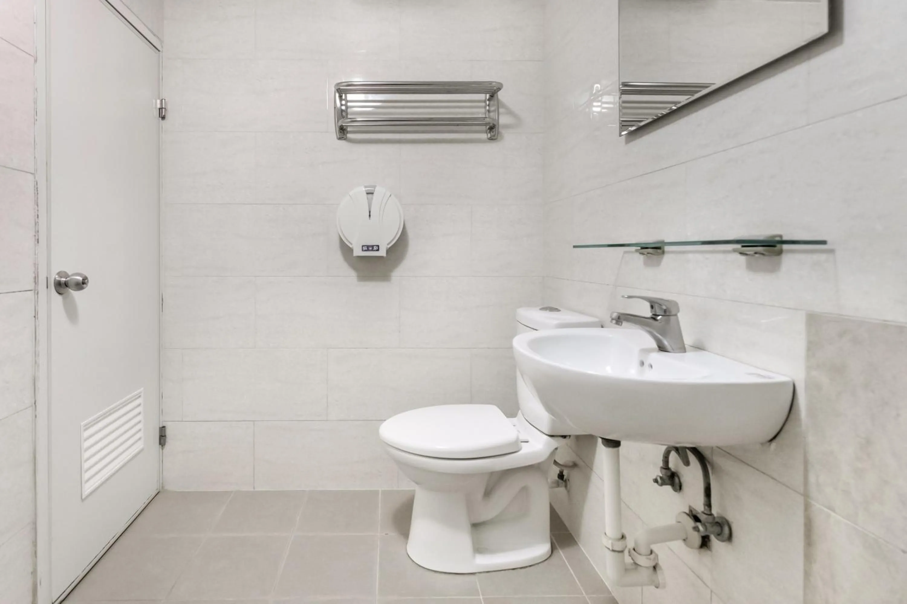 Toilet in Rich House B&B
