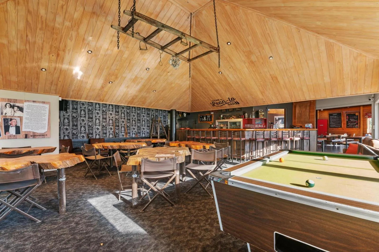 Smoke Lake Hot Springs Lodge & Camp