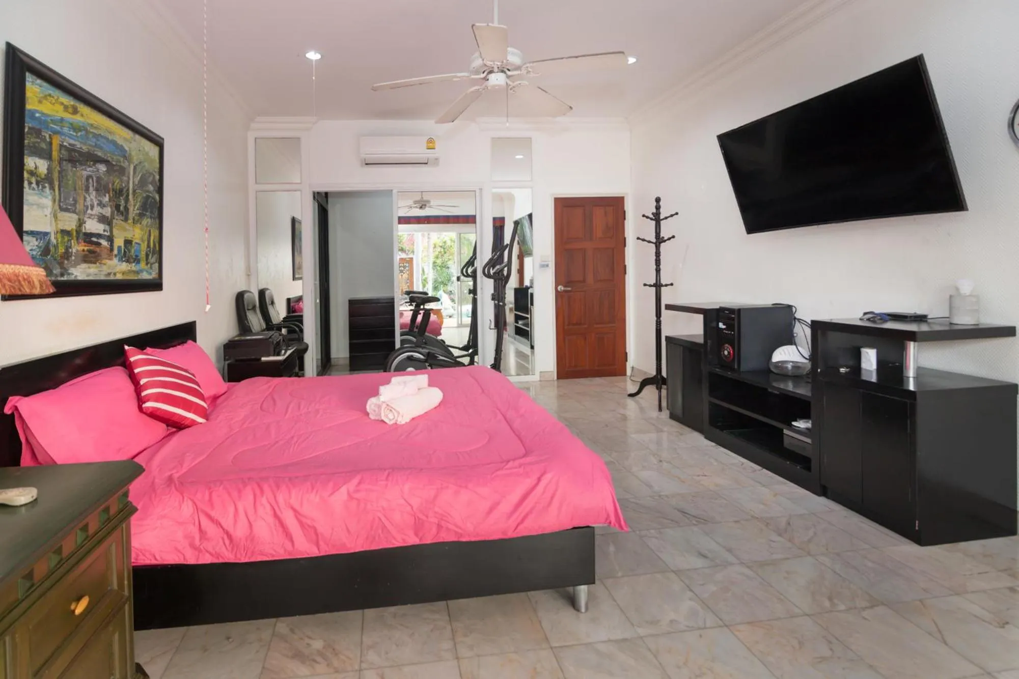 Bed in Siri Villas Pattaya