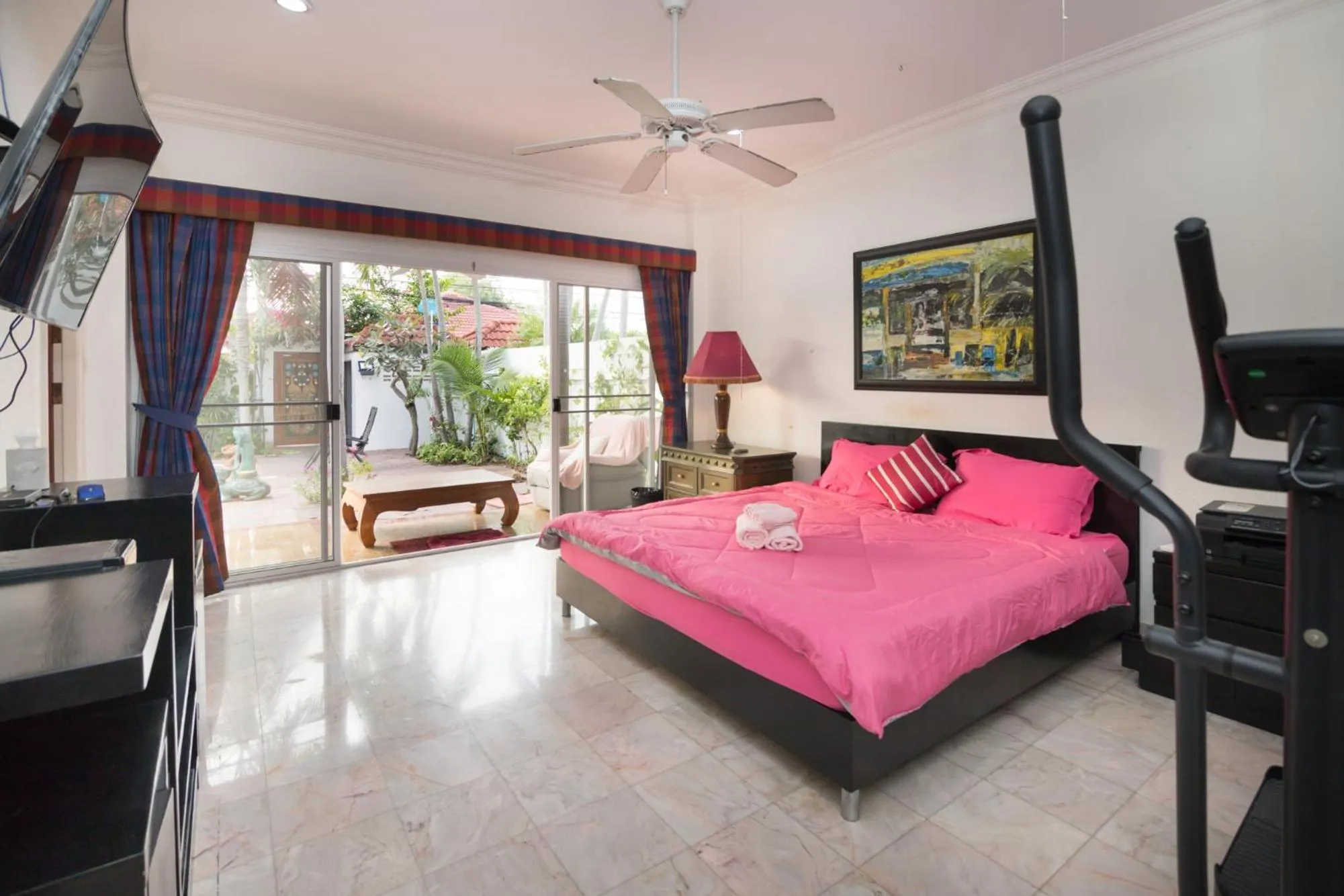 Bed in Siri Villas Pattaya