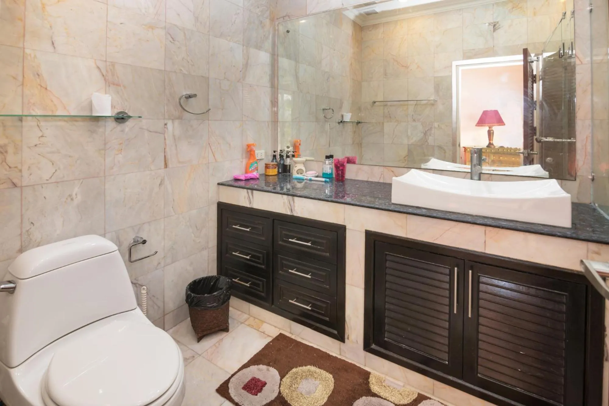 Toilet in Siri Villas Pattaya