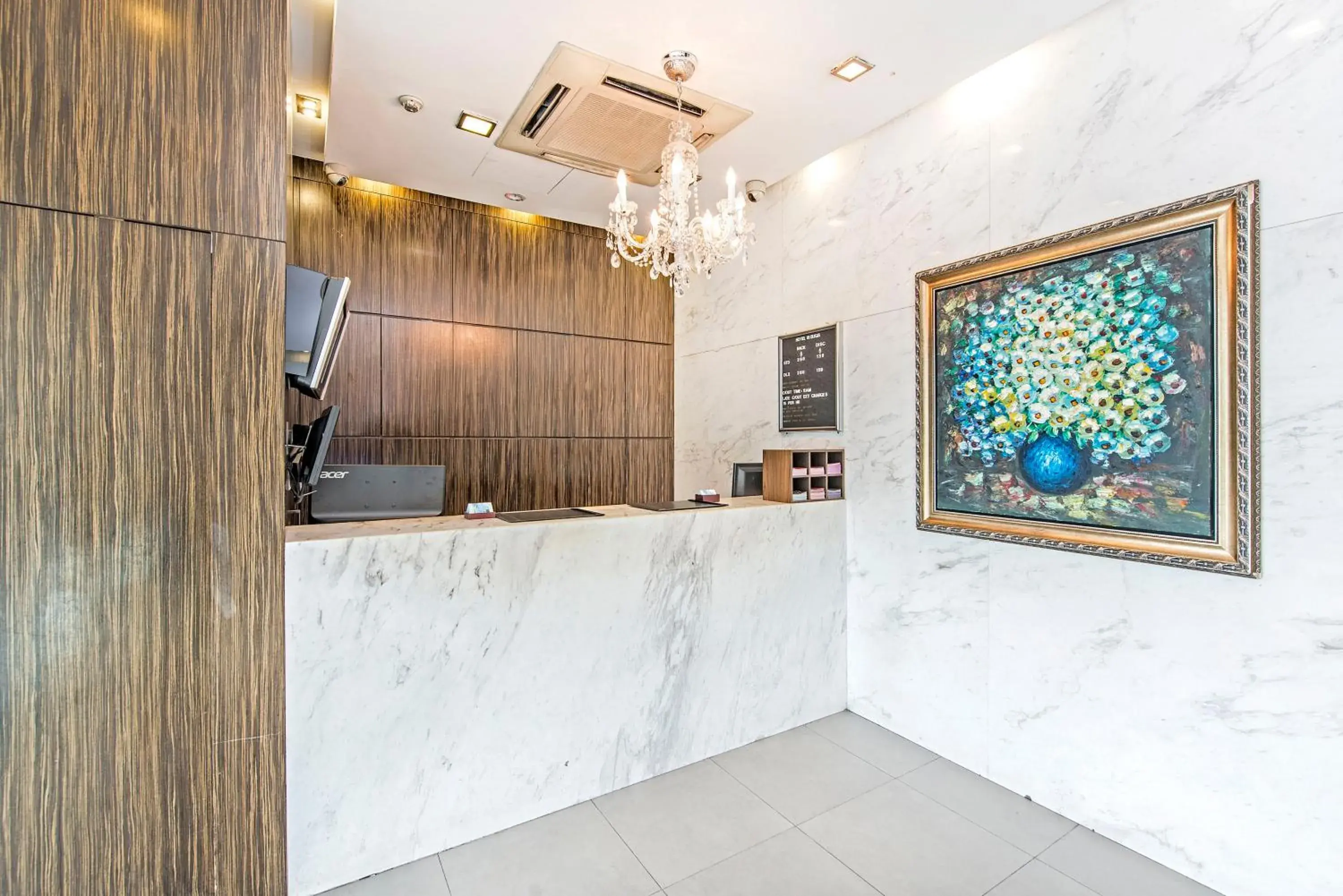 Lobby or reception in Hotel 81 Bugis Lobby or reception in Hotel 81 Bugis