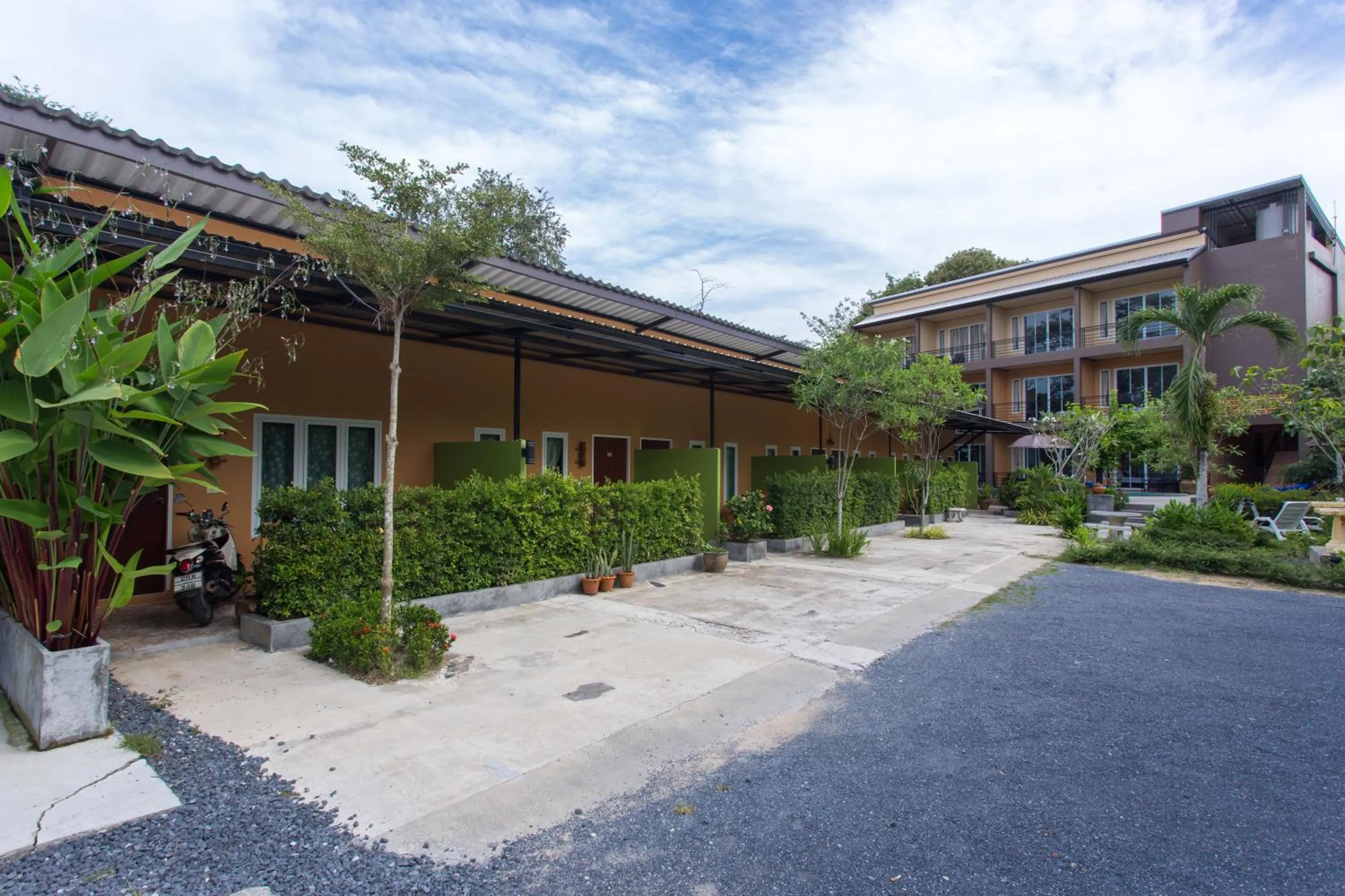 Property building in Khaolak Suthawan Resort - SHA Plus