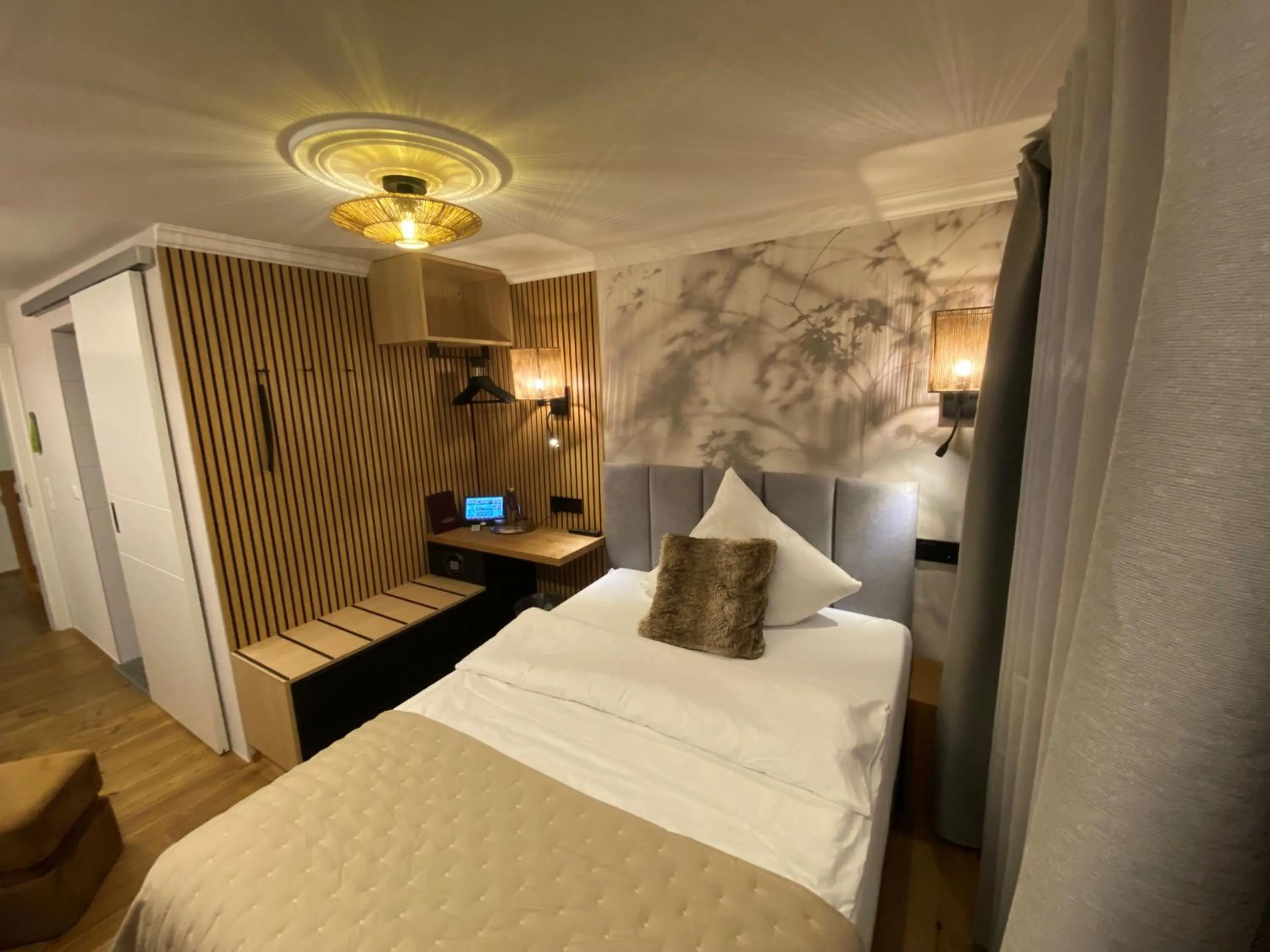 Bed in Boutique - Hotel Zum Schloss