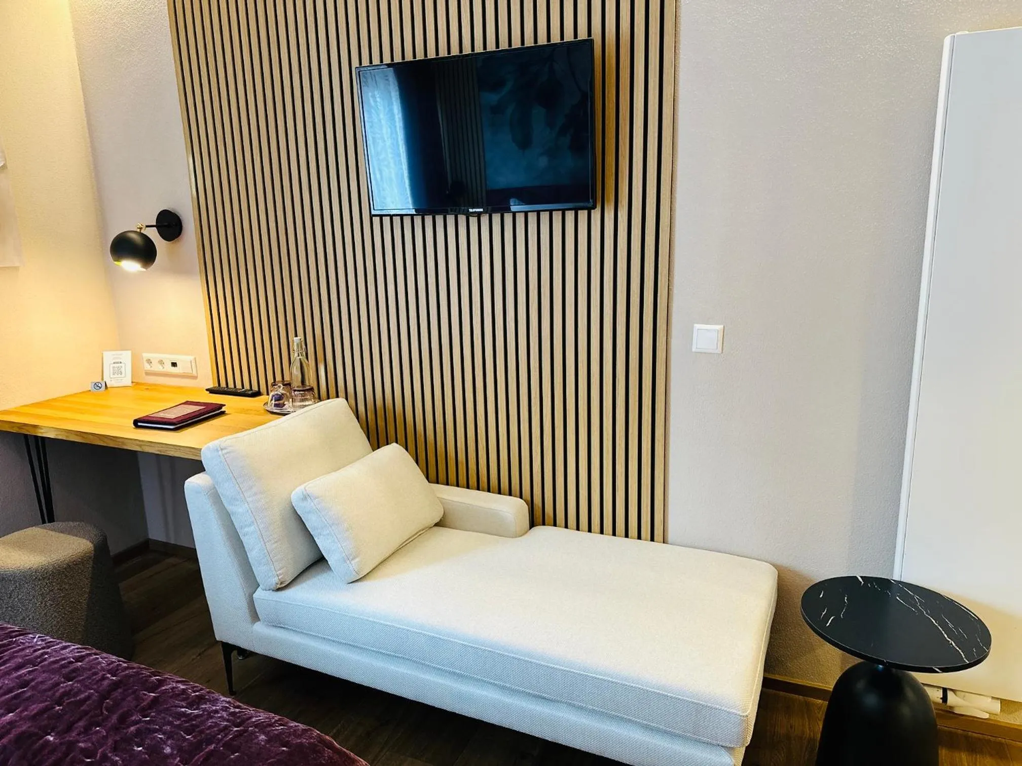 TV and multimedia, Bed in Boutique - Hotel Zum Schloss