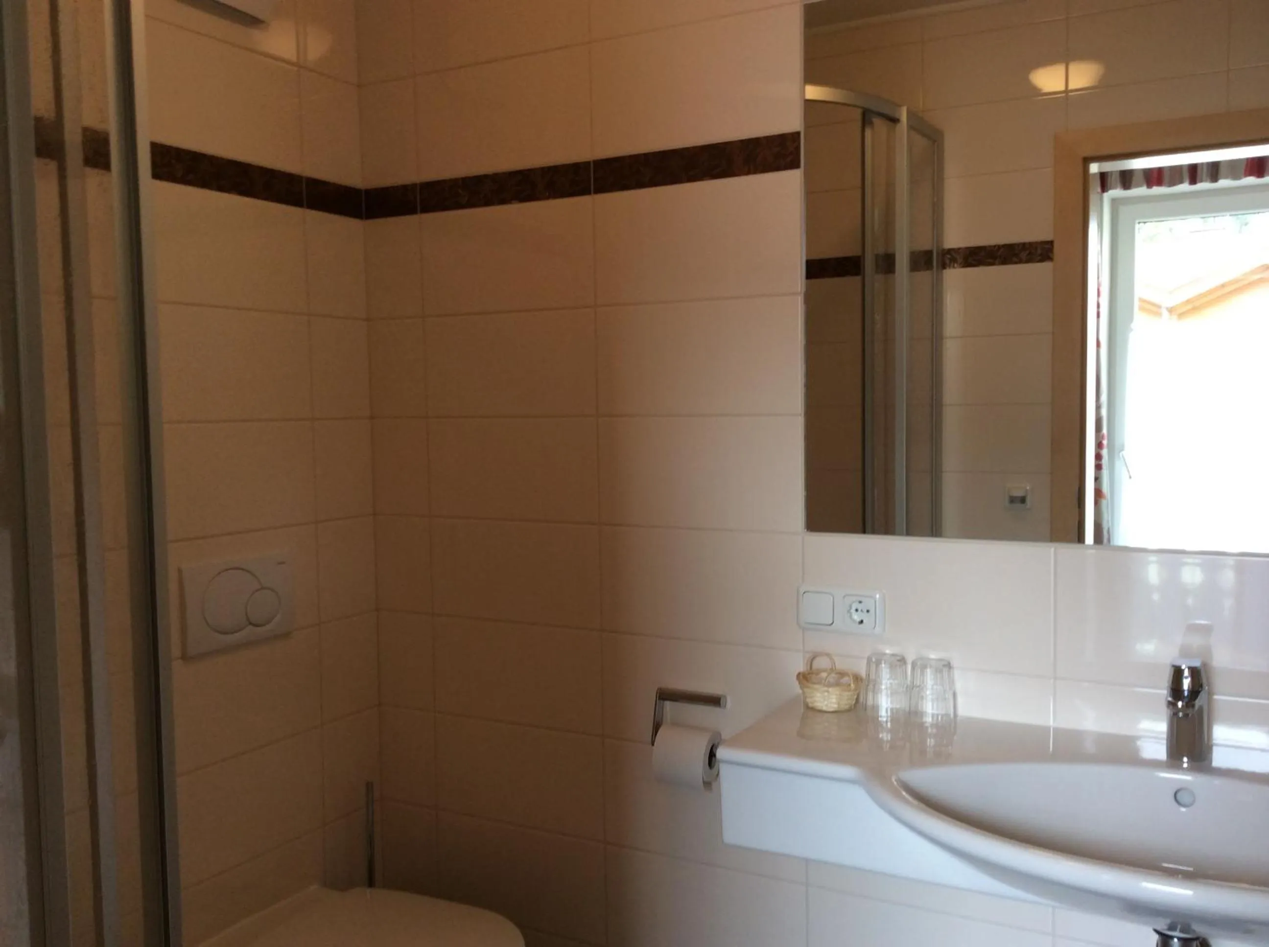 Shower in Zimmervermietung Babsy