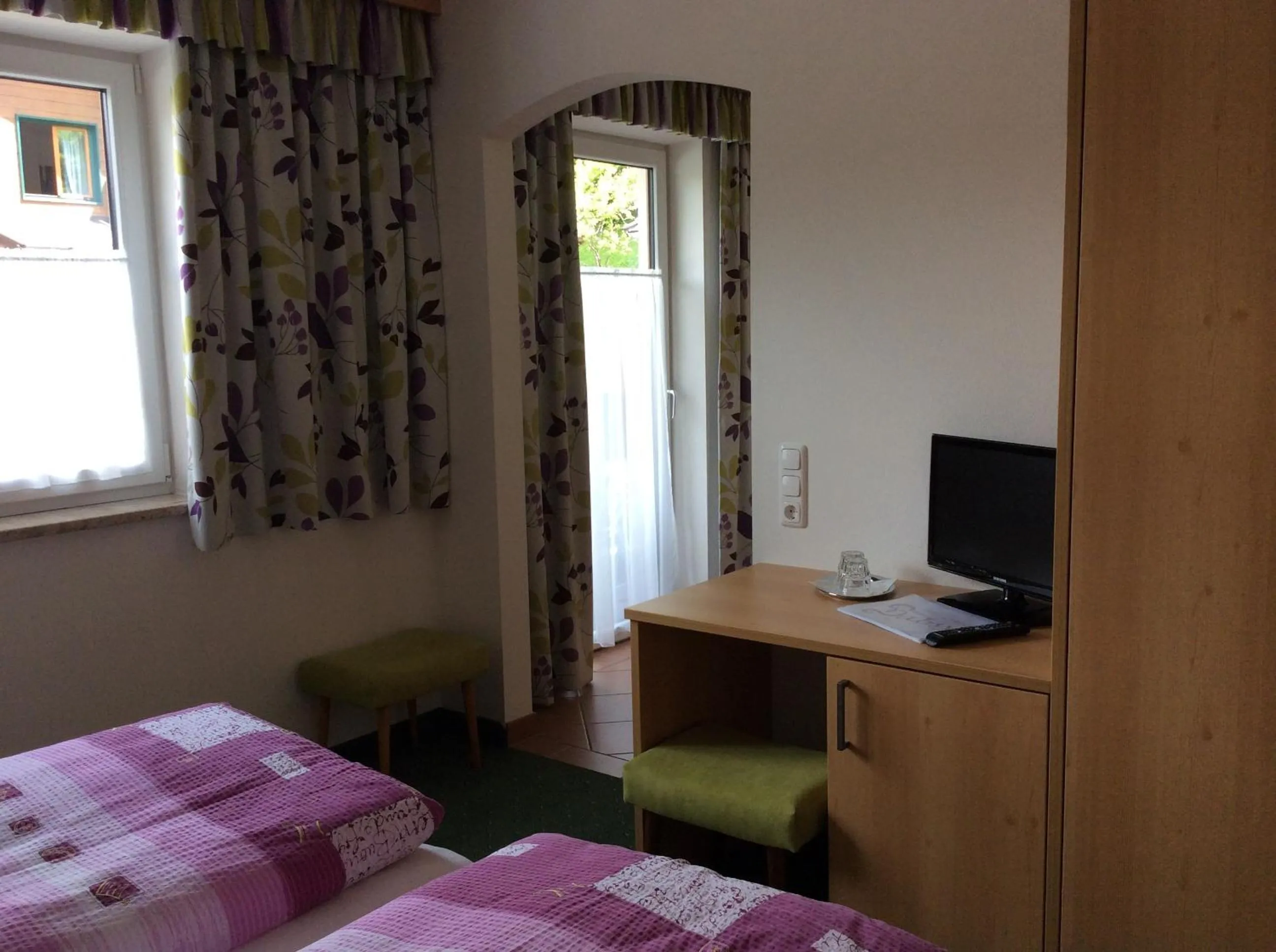 Photo of the whole room, Bed in Zimmervermietung Babsy