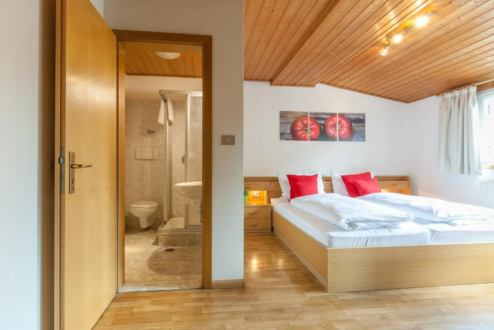 Toilet, Bed in Gasthof Hanni