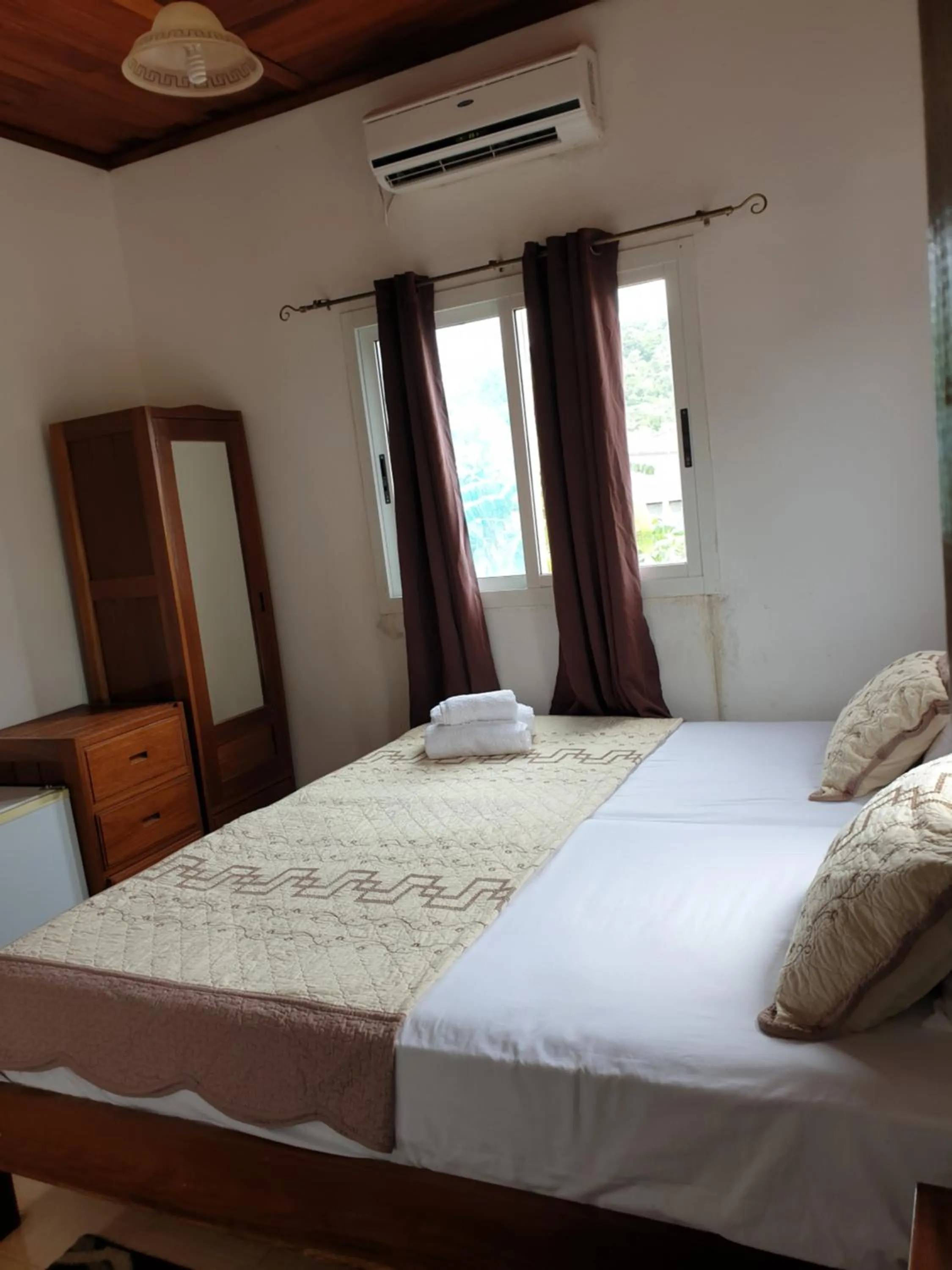 Bed in Residencial Mira Rio