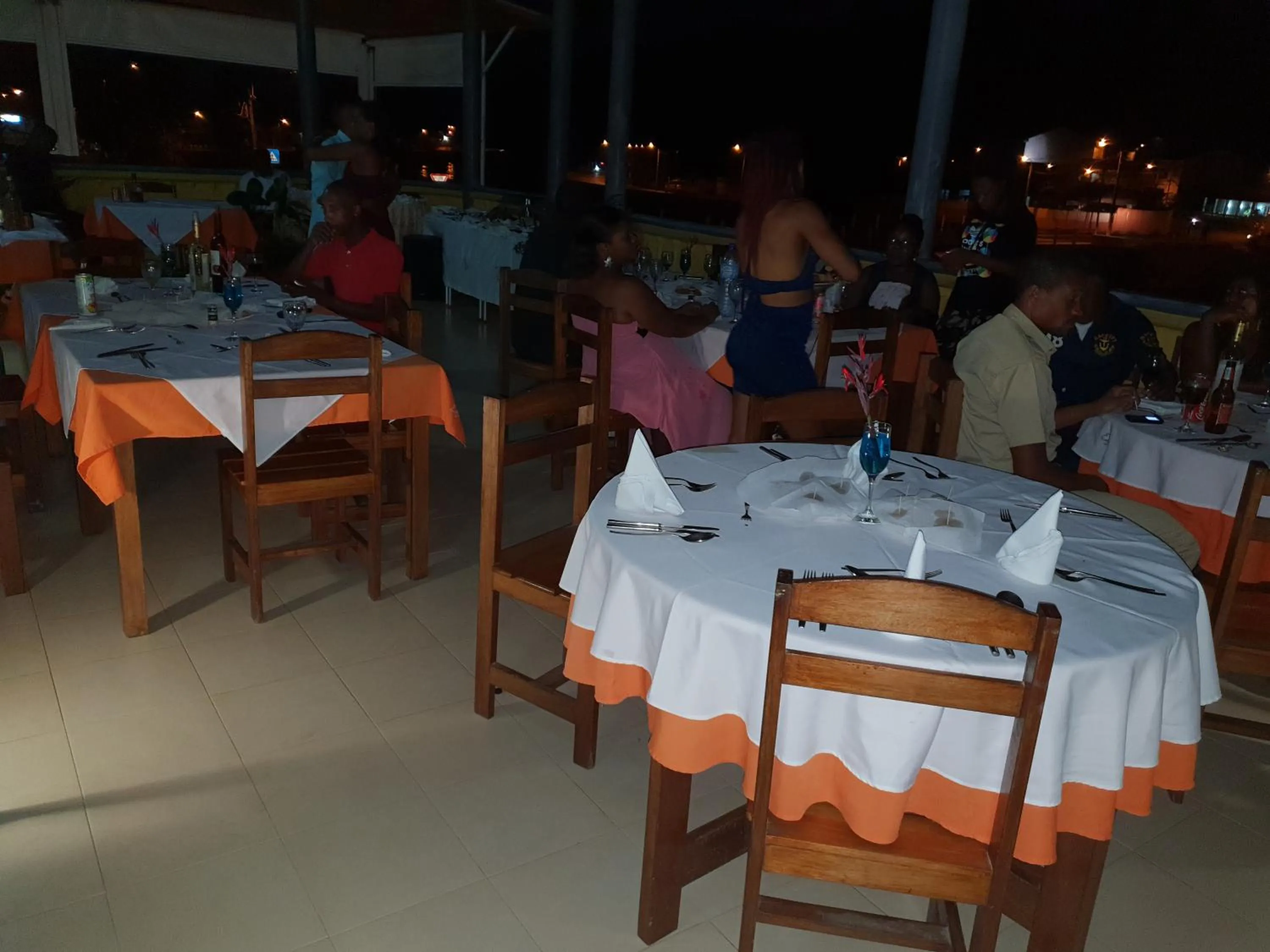 Restaurant/places to eat in Residencial Mira Rio