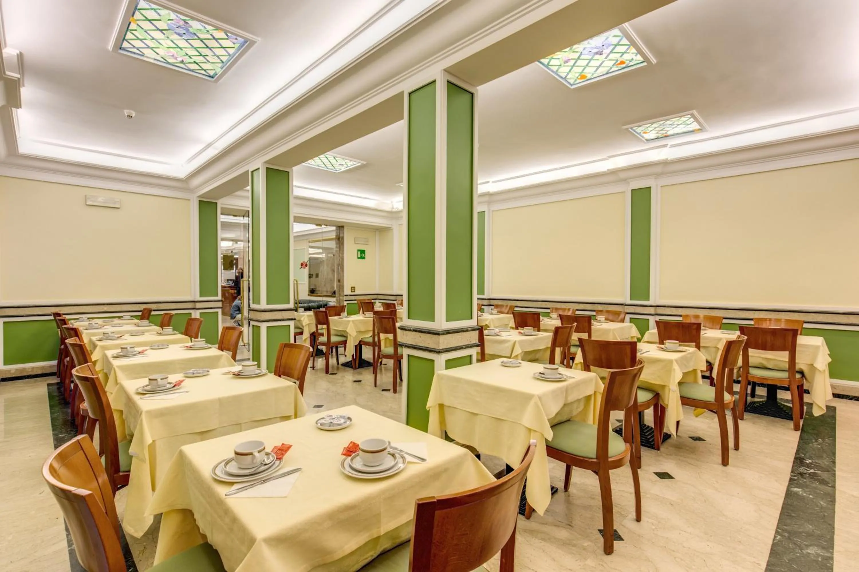 Restaurant/places to eat in Hotel Igea