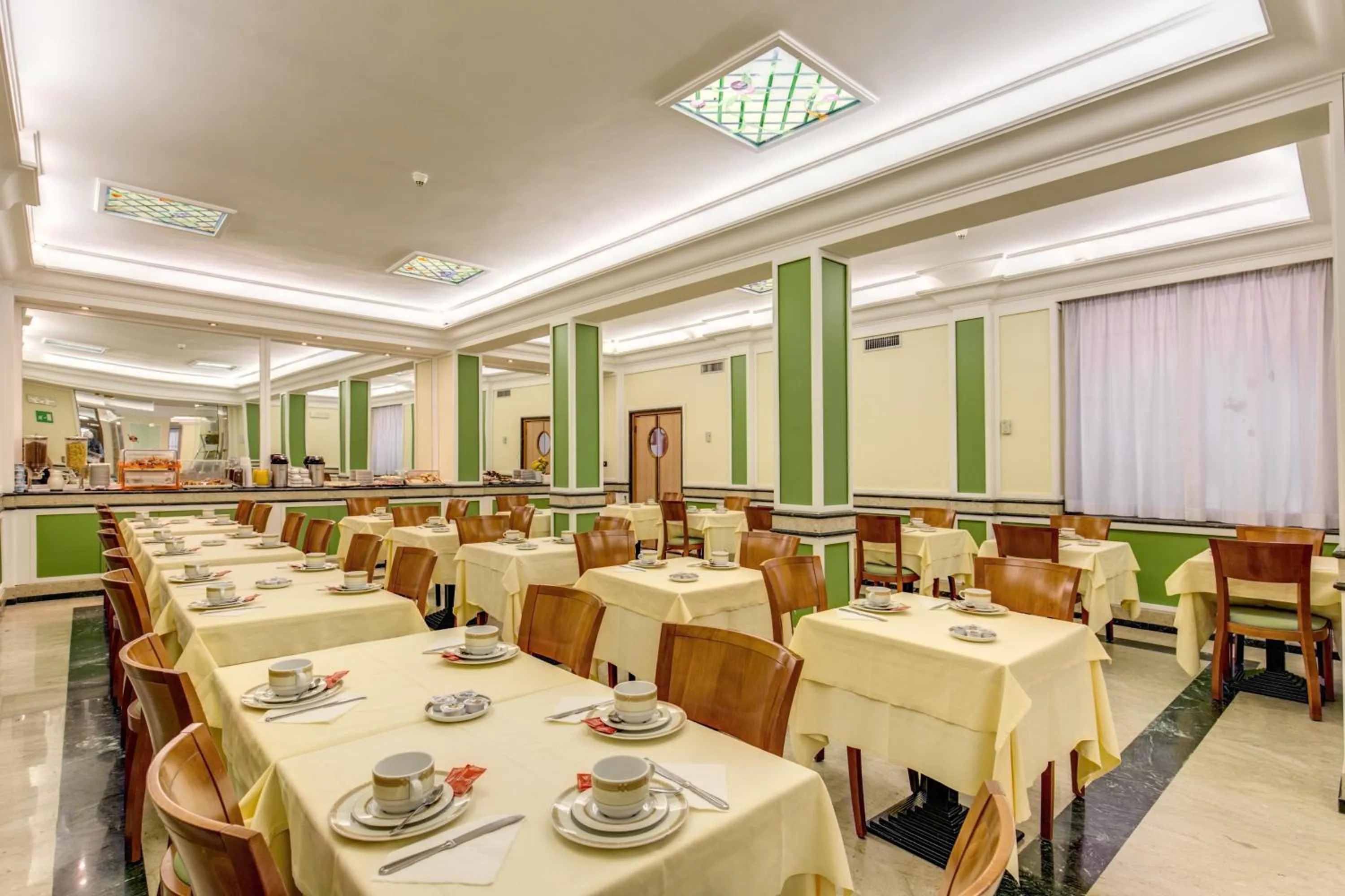 Restaurant/places to eat in Hotel Igea