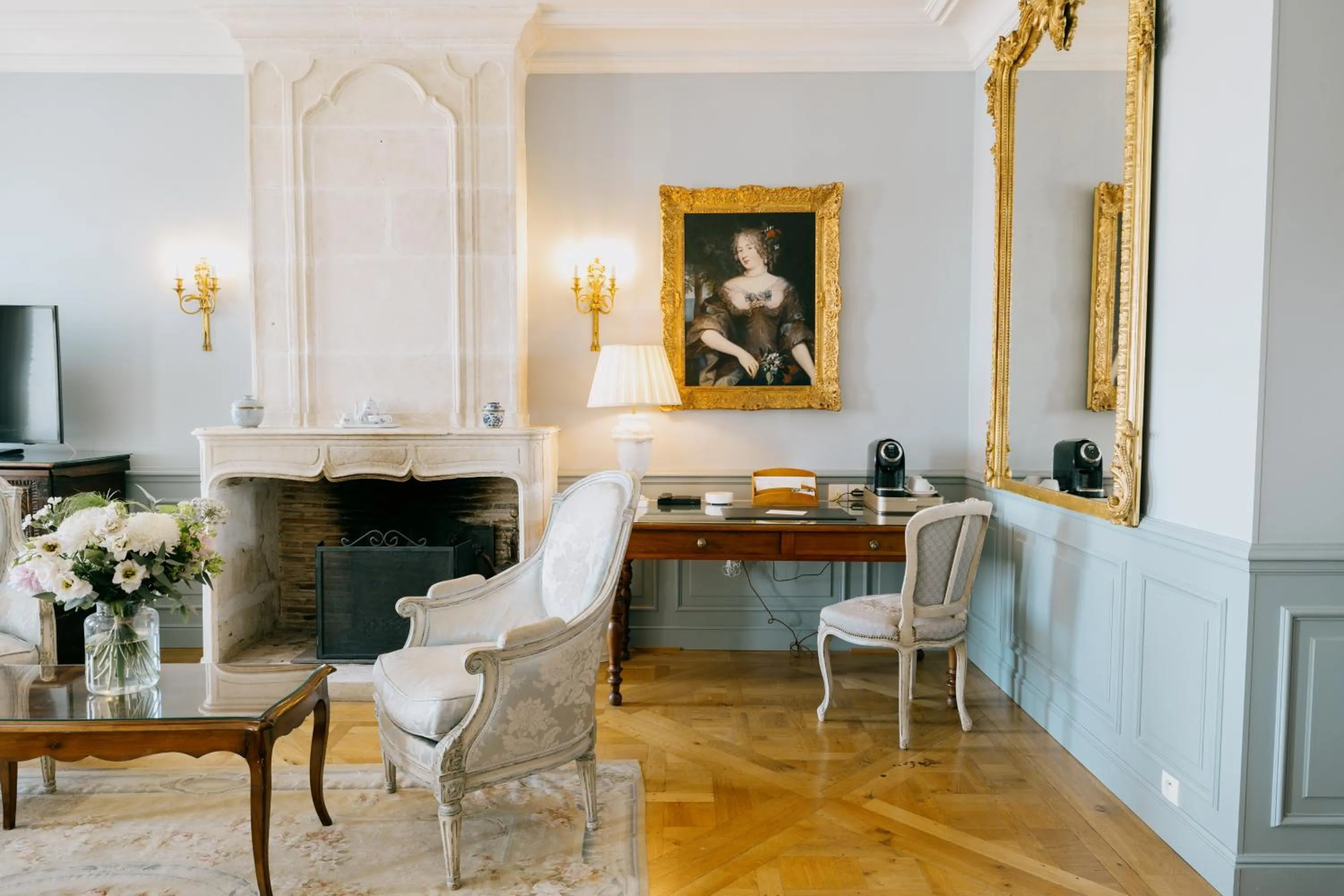 Bedroom in Hôtel de Toiras