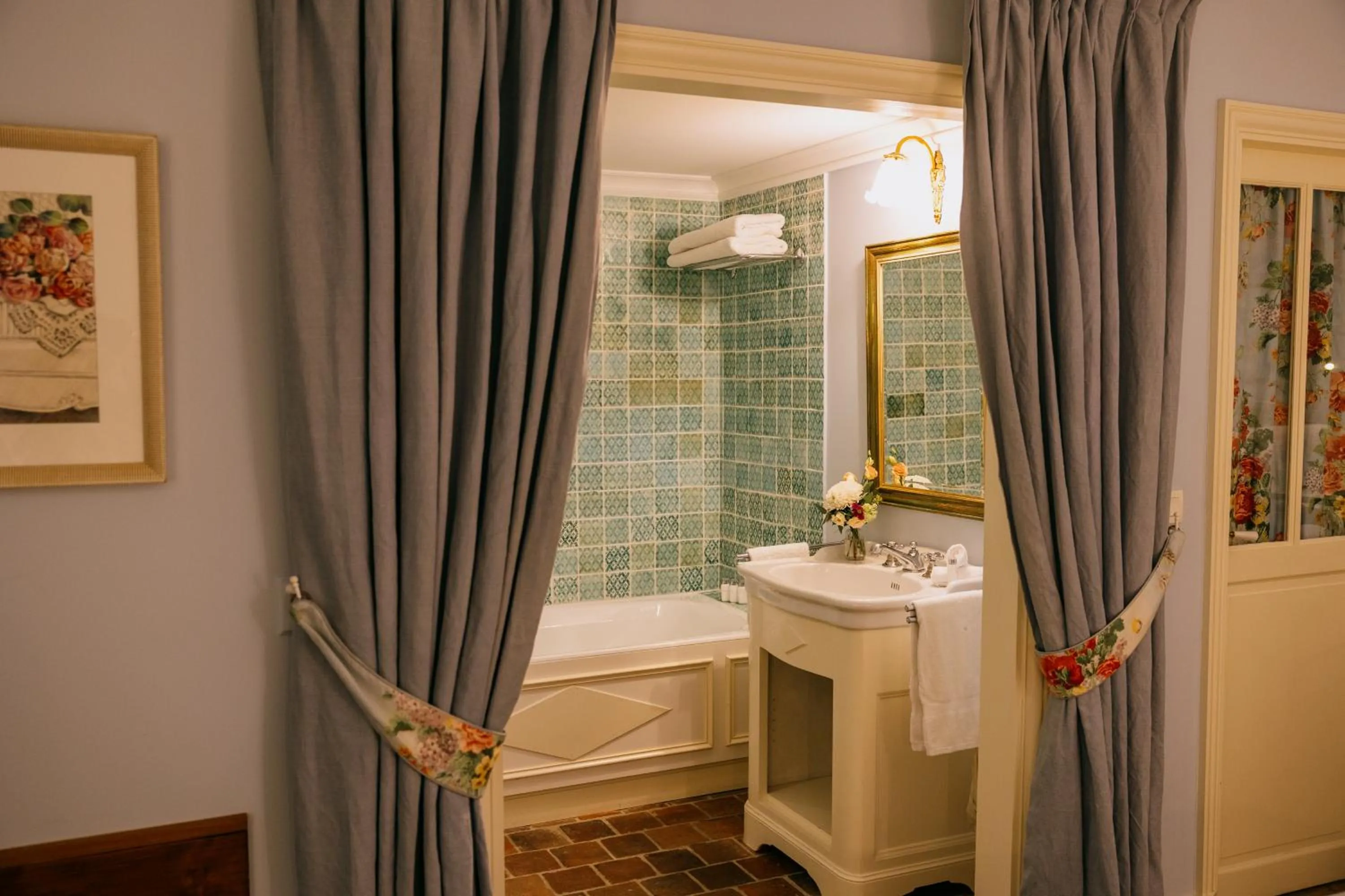 Shower in Hôtel de Toiras