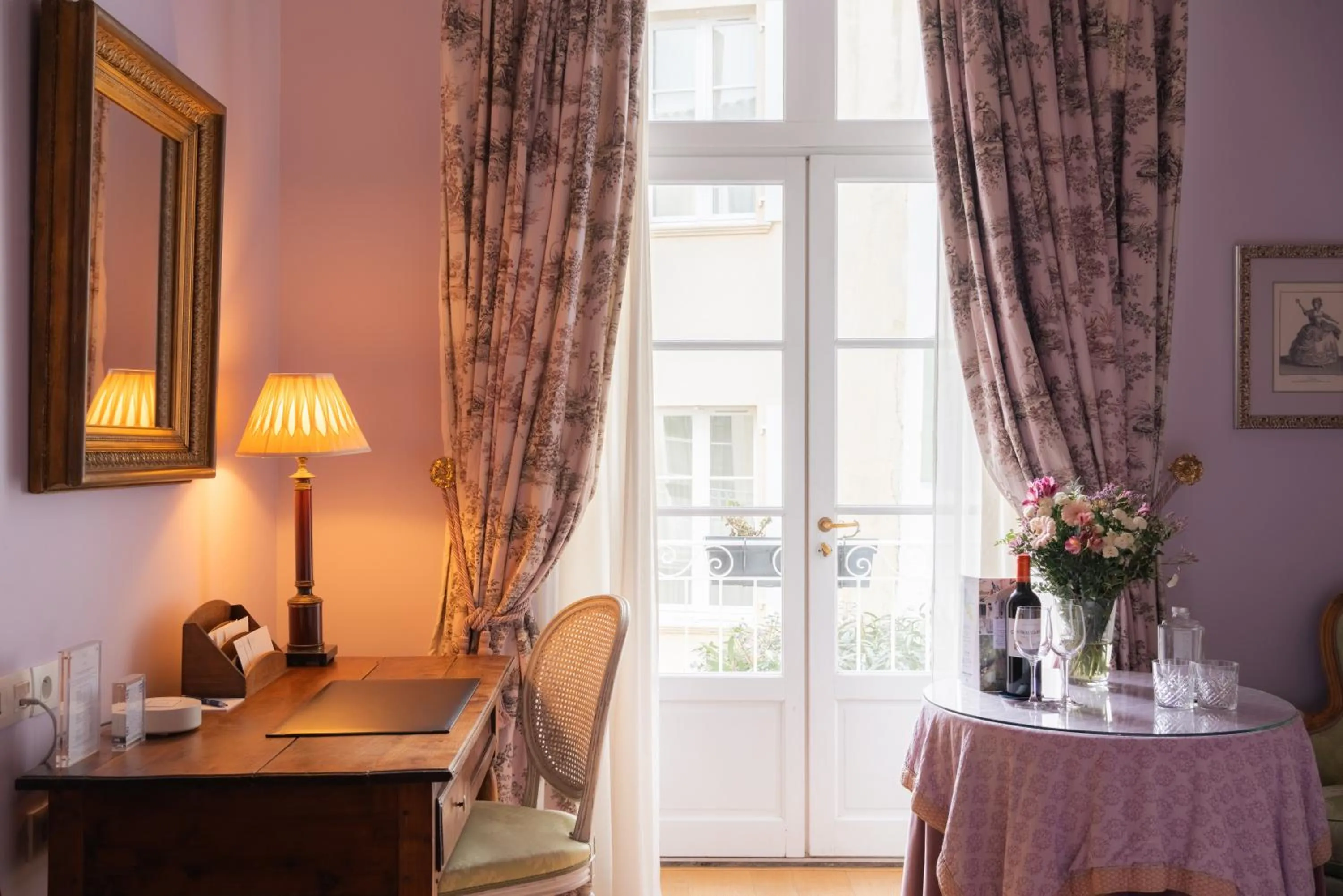 Bedroom in Hôtel de Toiras