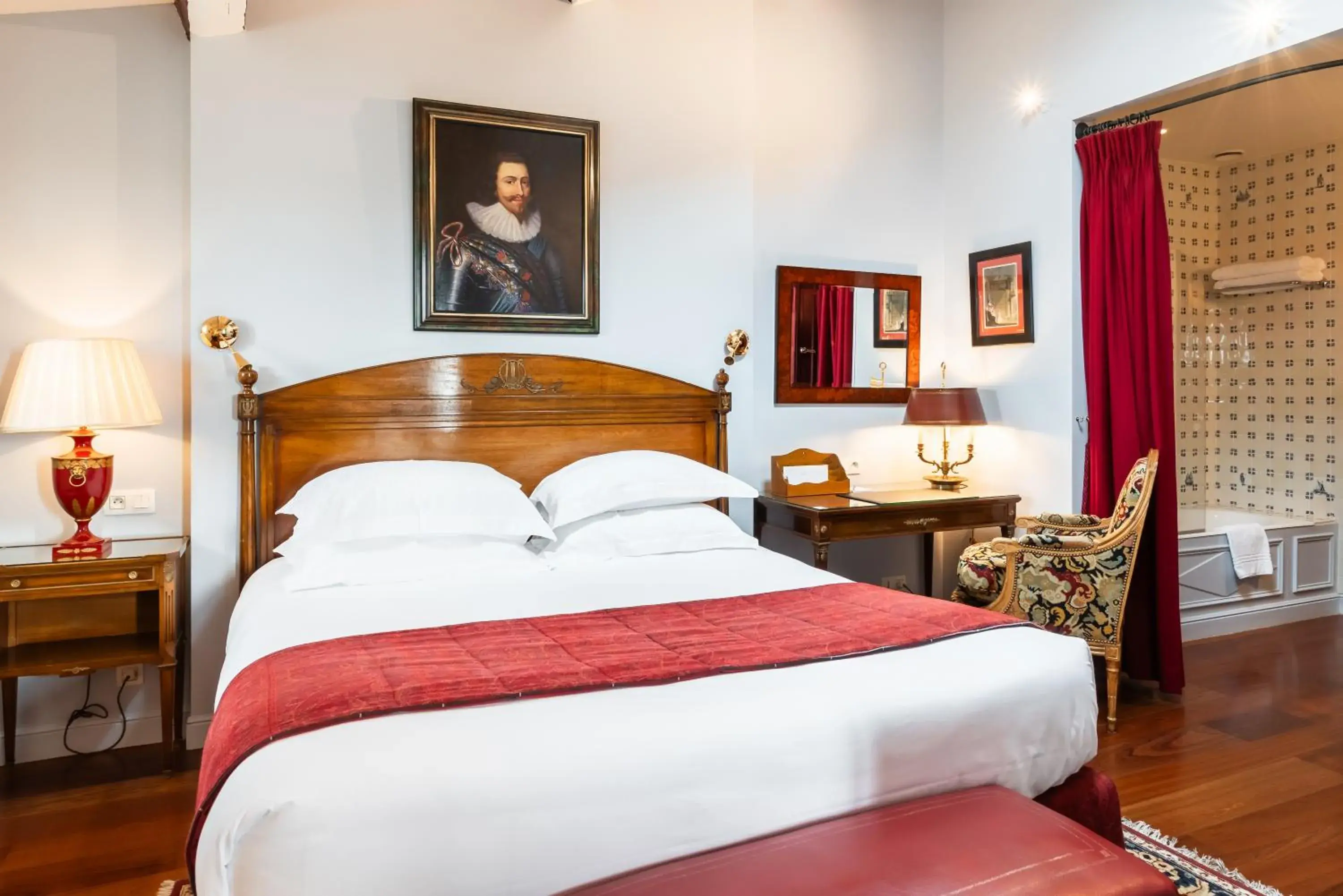 Premier Suite in Hôtel de Toiras Premier Suite in Hôtel de Toiras