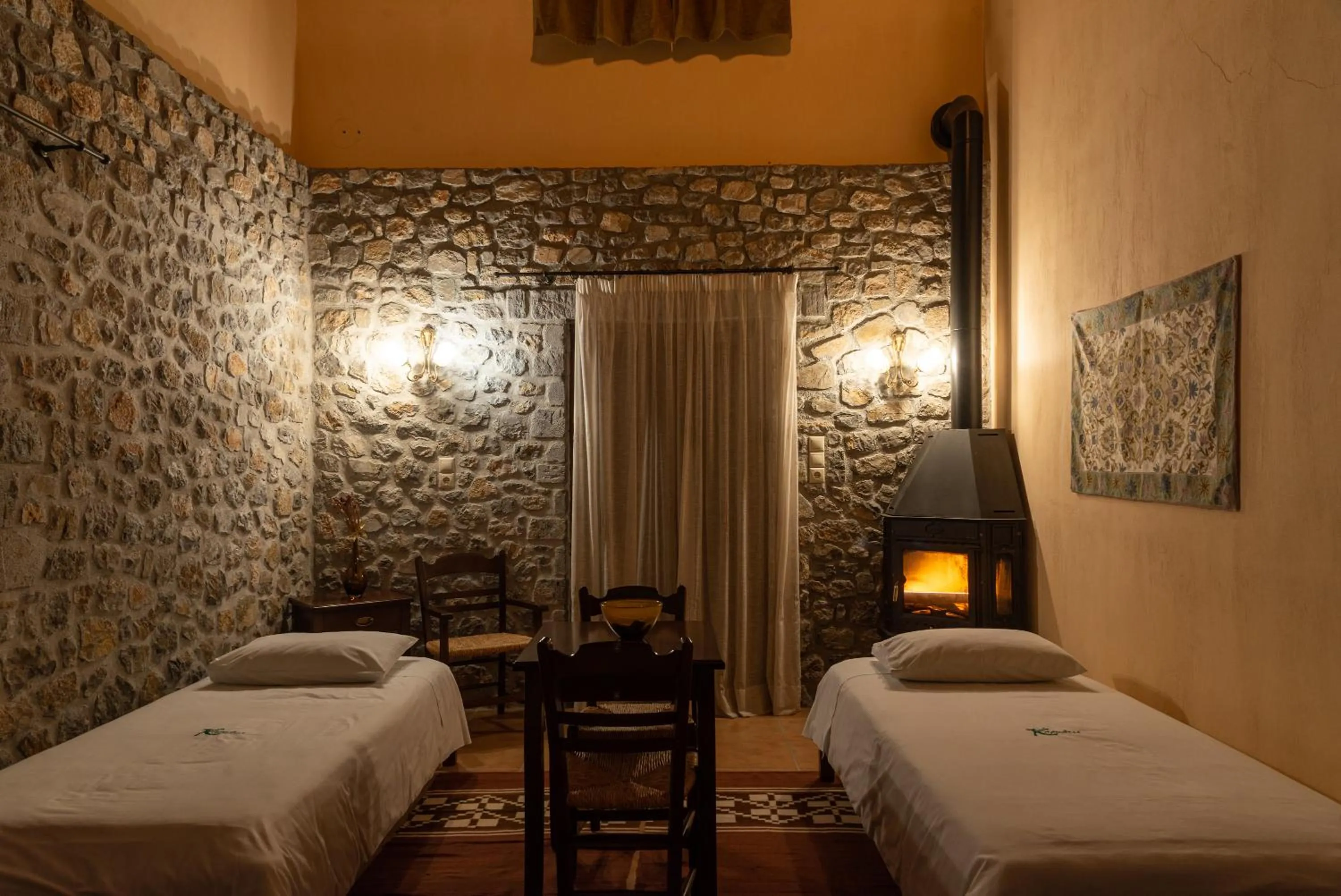 Photo of the whole room, Bed in Karyatis Resort