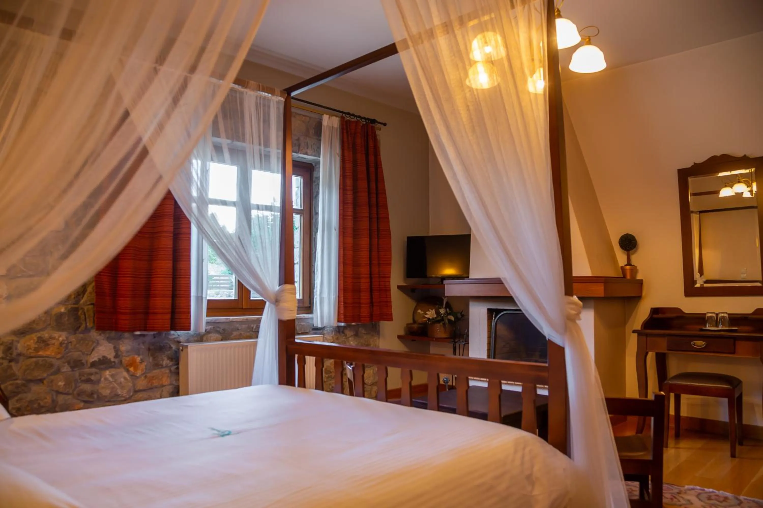 Photo of the whole room, Bed in Karyatis Resort