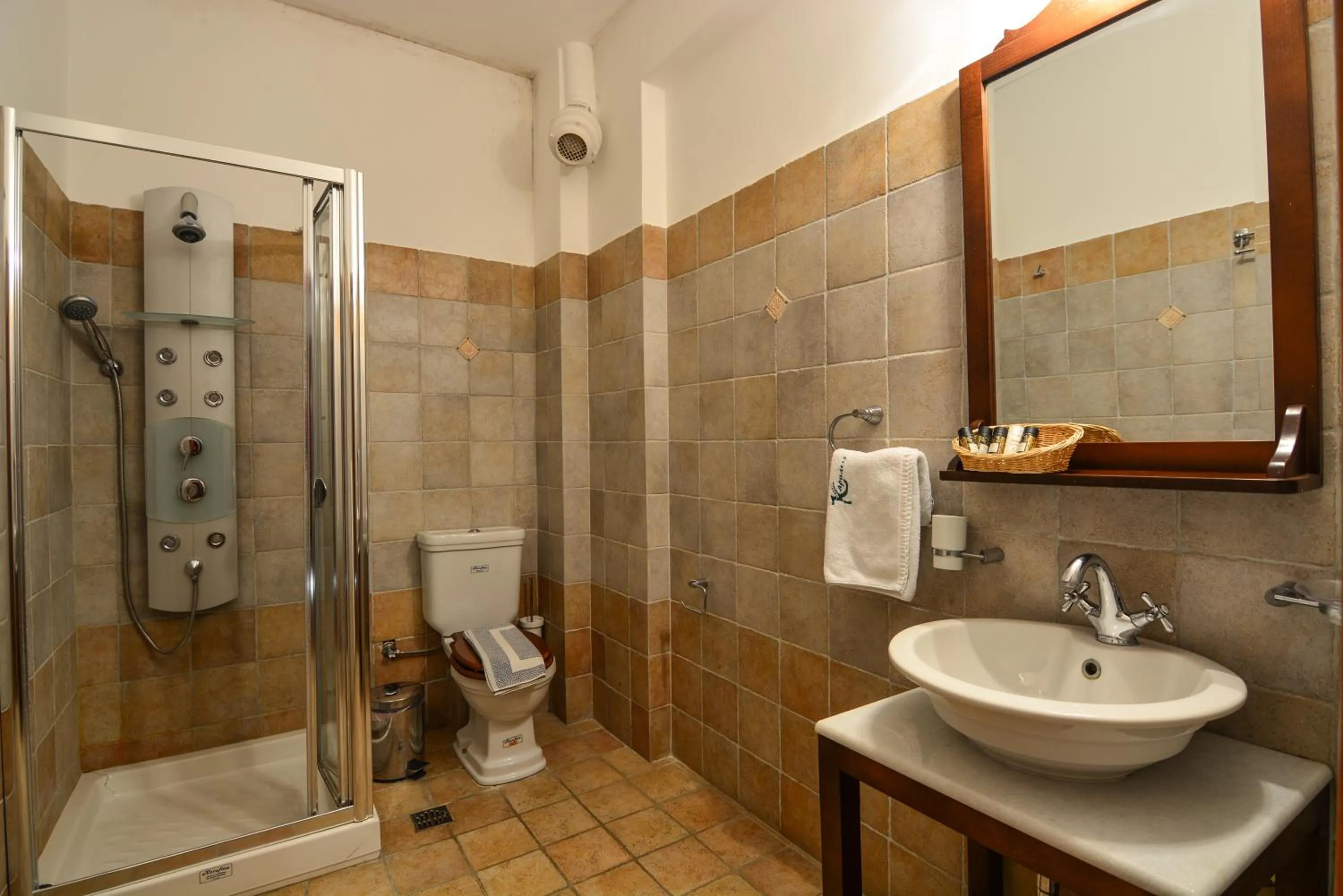 Bathroom in Karyatis Resort