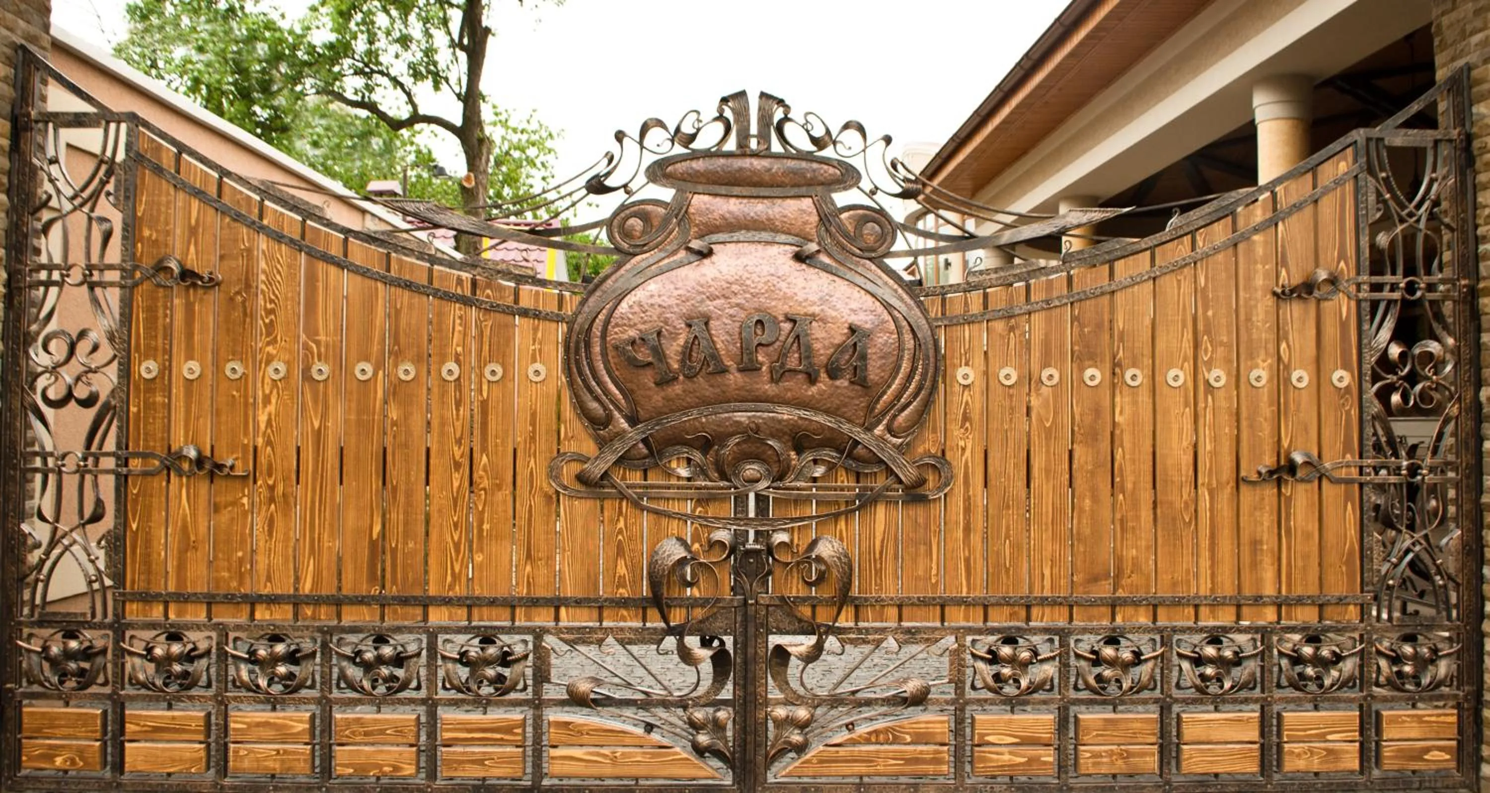 Charda Hotel