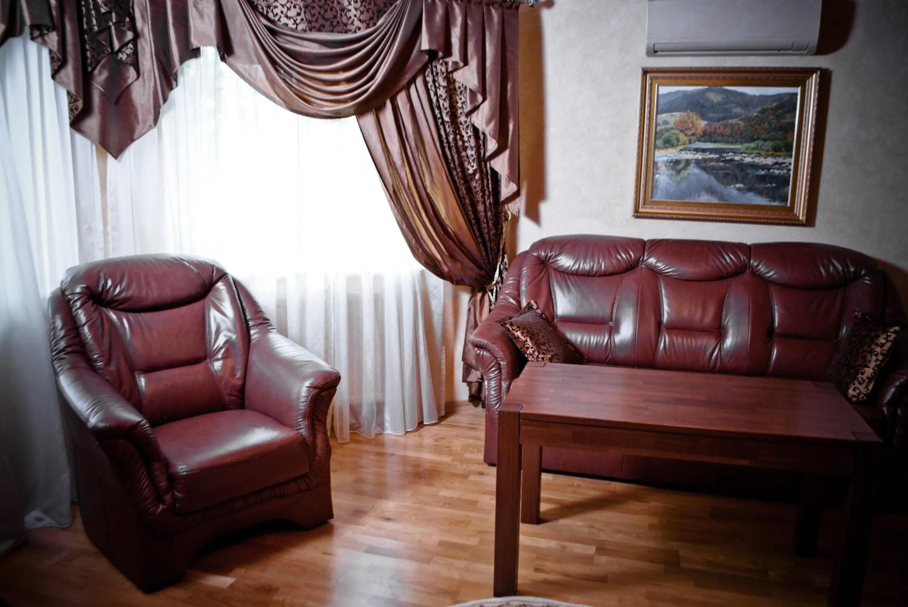 Charda Hotel