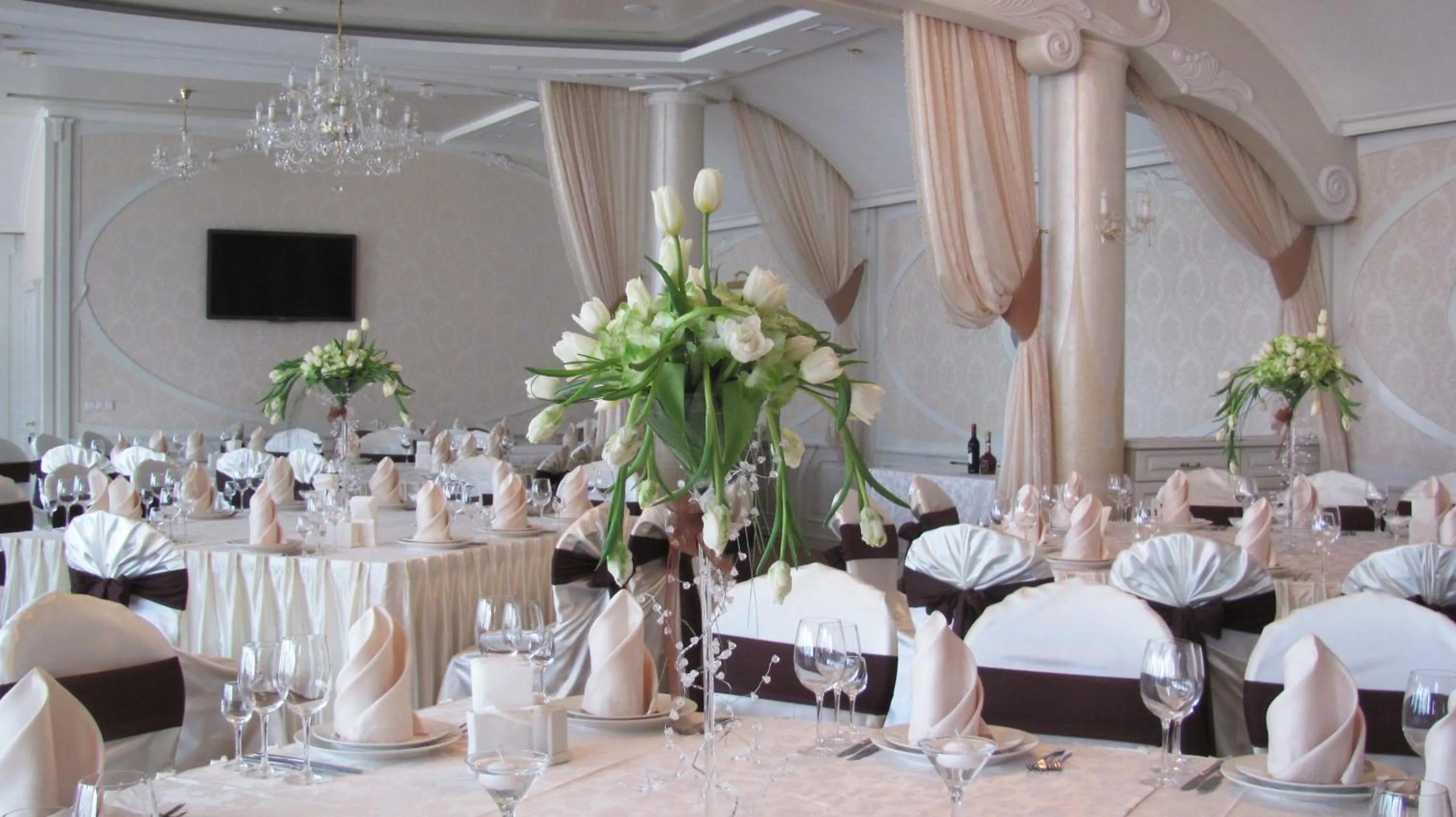 Charda Hotel