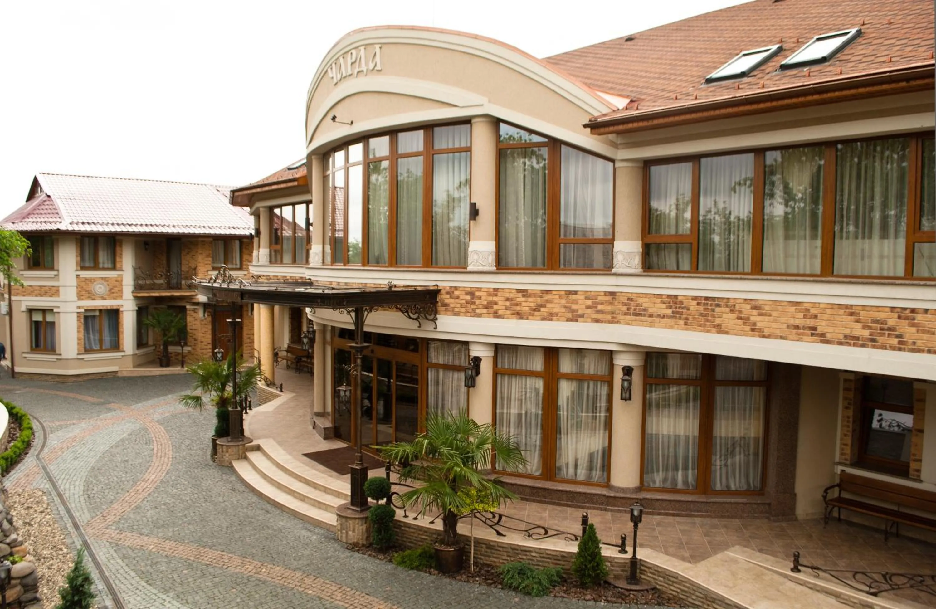 Charda Hotel